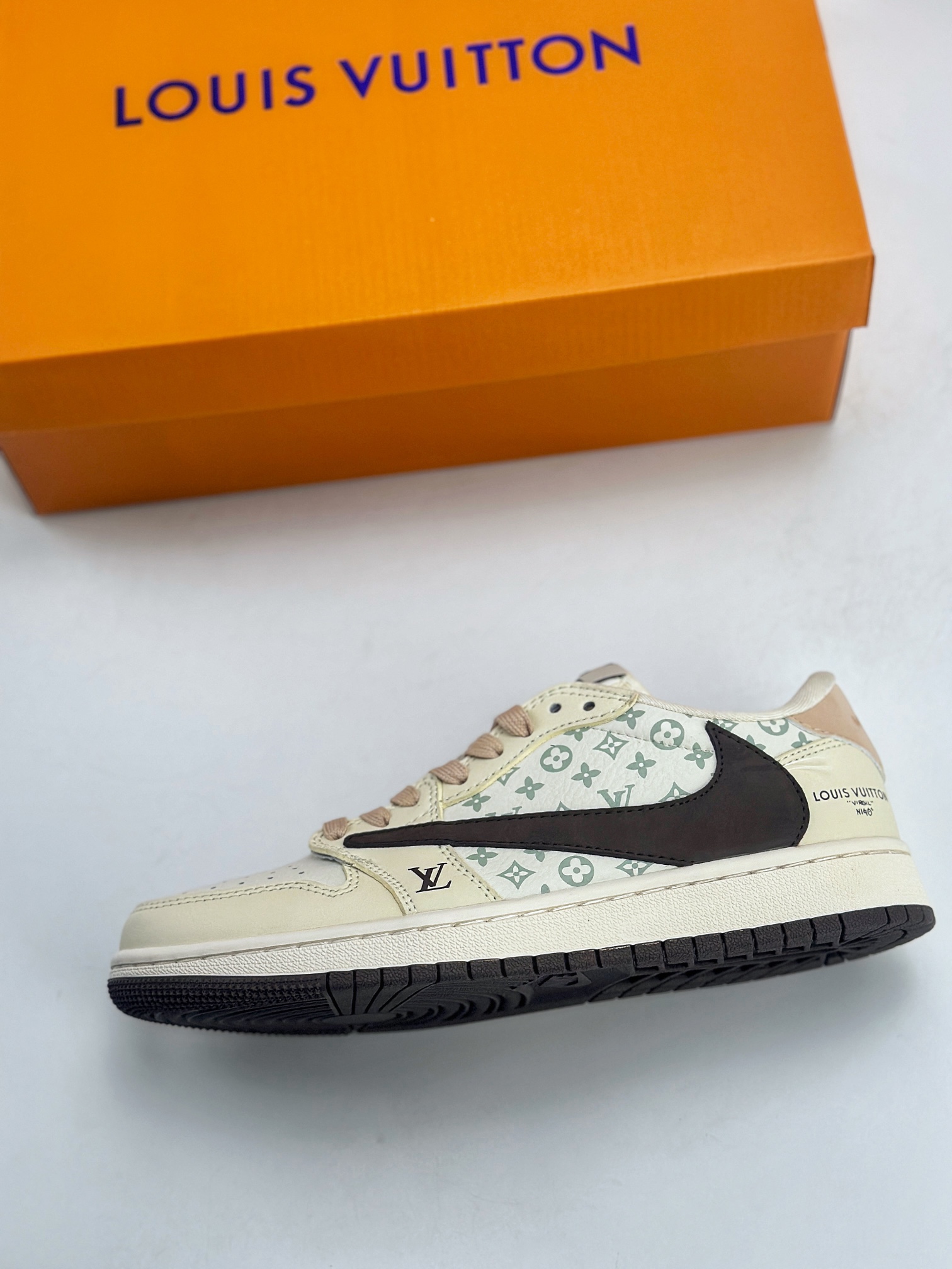 Travis Scott x Nike Air Jordan 1 Low x Louis Vuitton 三方联名 Air Jordan 1 Low 反转棕黄倒钩  LJ5188-006