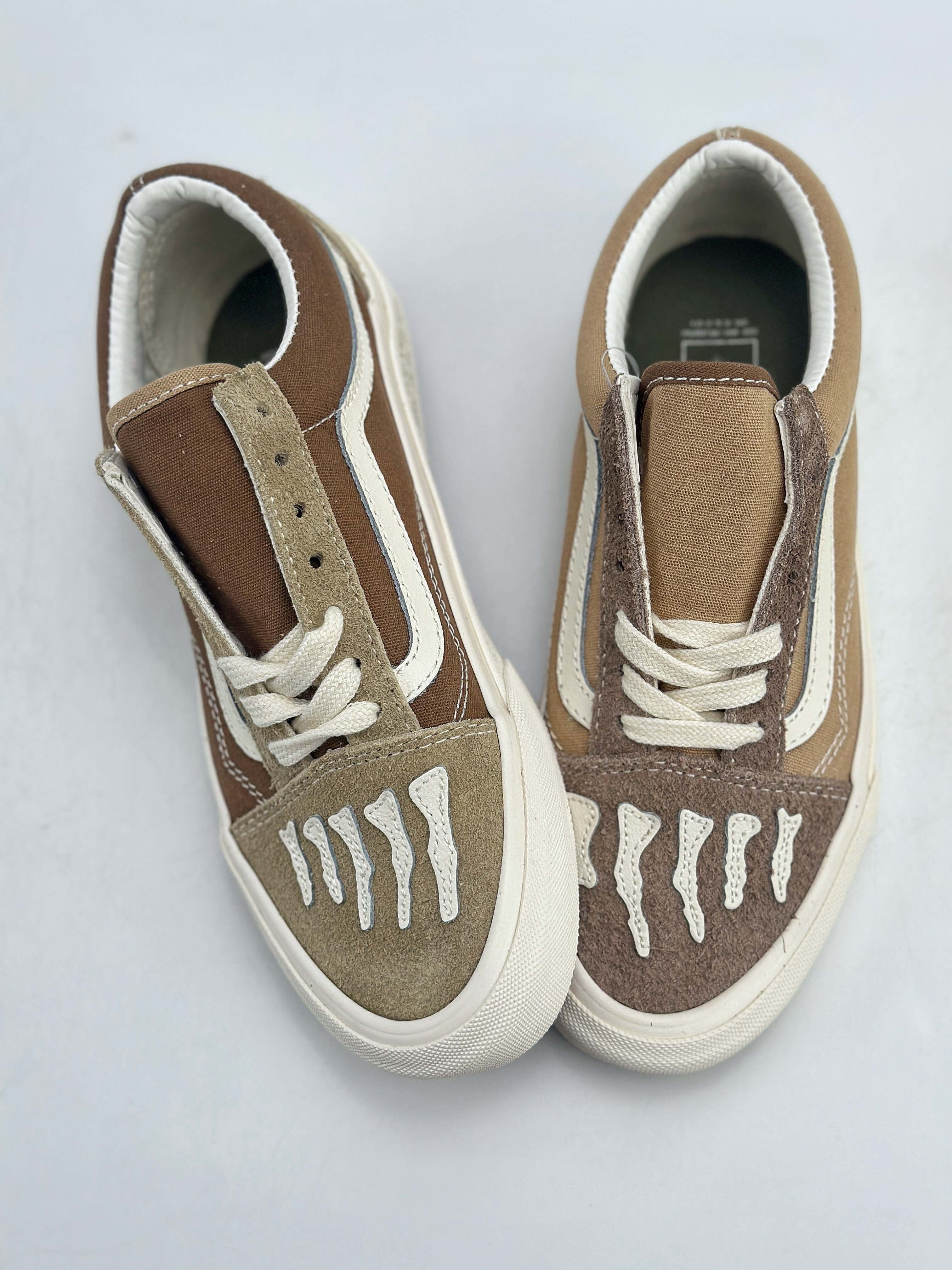 Mark SBTG x Vans 2024亚洲艺术家联名系列  VN000CT84MG