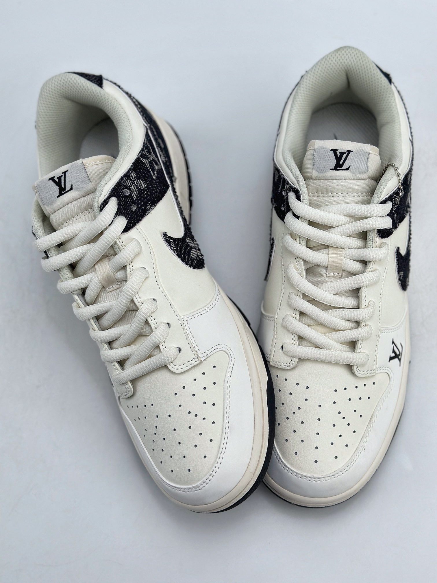 Nike SB Dunk Low x Louis Vuitton 白黑牛仔  DJ2024-009