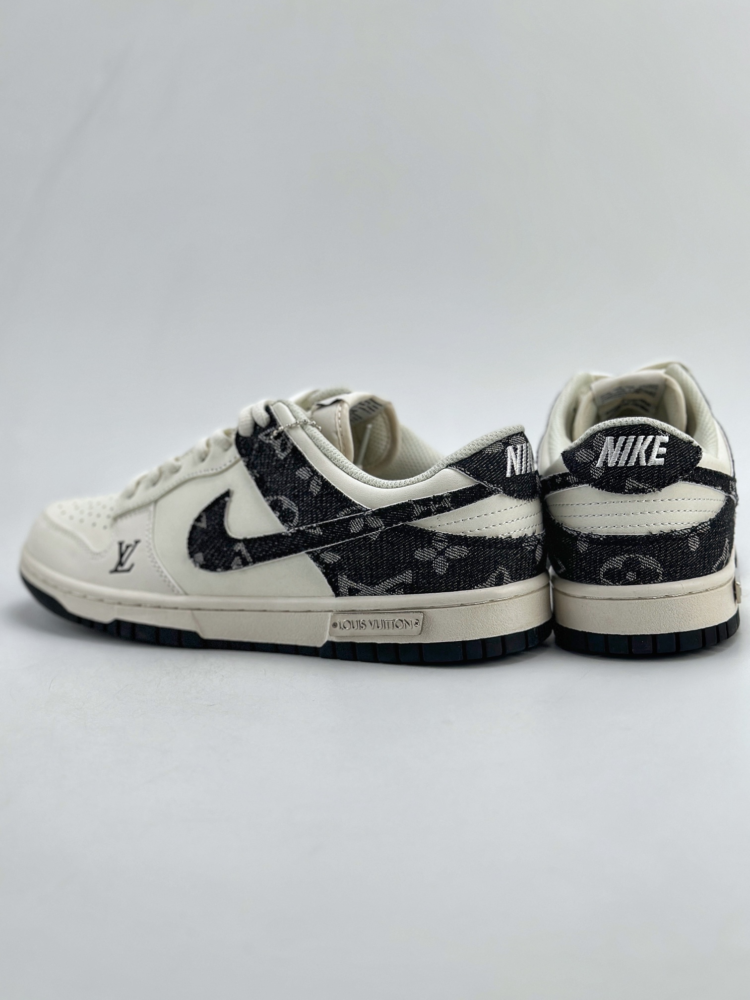 Nike SB Dunk Low x Louis Vuitton 白黑牛仔  DJ2024-009