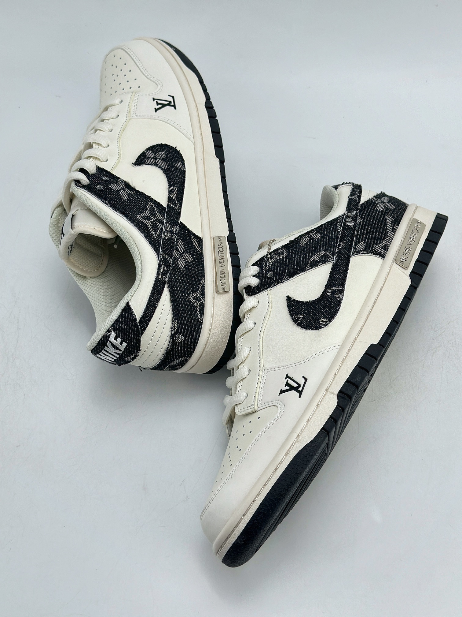 Nike SB Dunk Low x Louis Vuitton 白黑牛仔  DJ2024-009