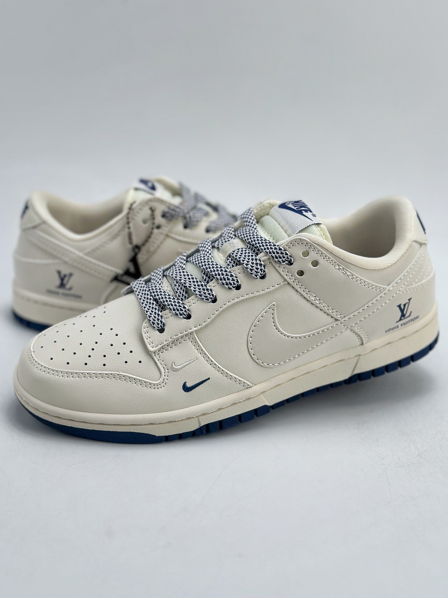 Nike SB Dunk Low x Louis Vuitton 米白双钩满天星 XX2025-320