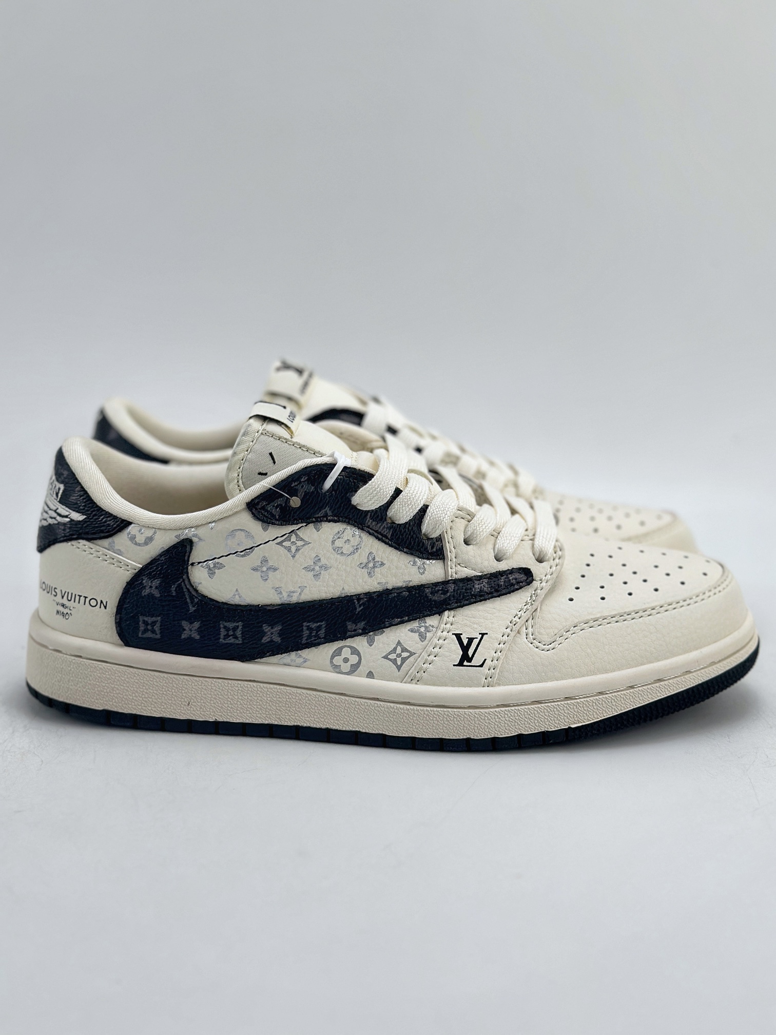 Travis Scott x Nike Air Jordan 1 Low x Louis Vuitton 三方联名 Air Jordan 1 Low 反转白黑倒钩 LJ1988-600