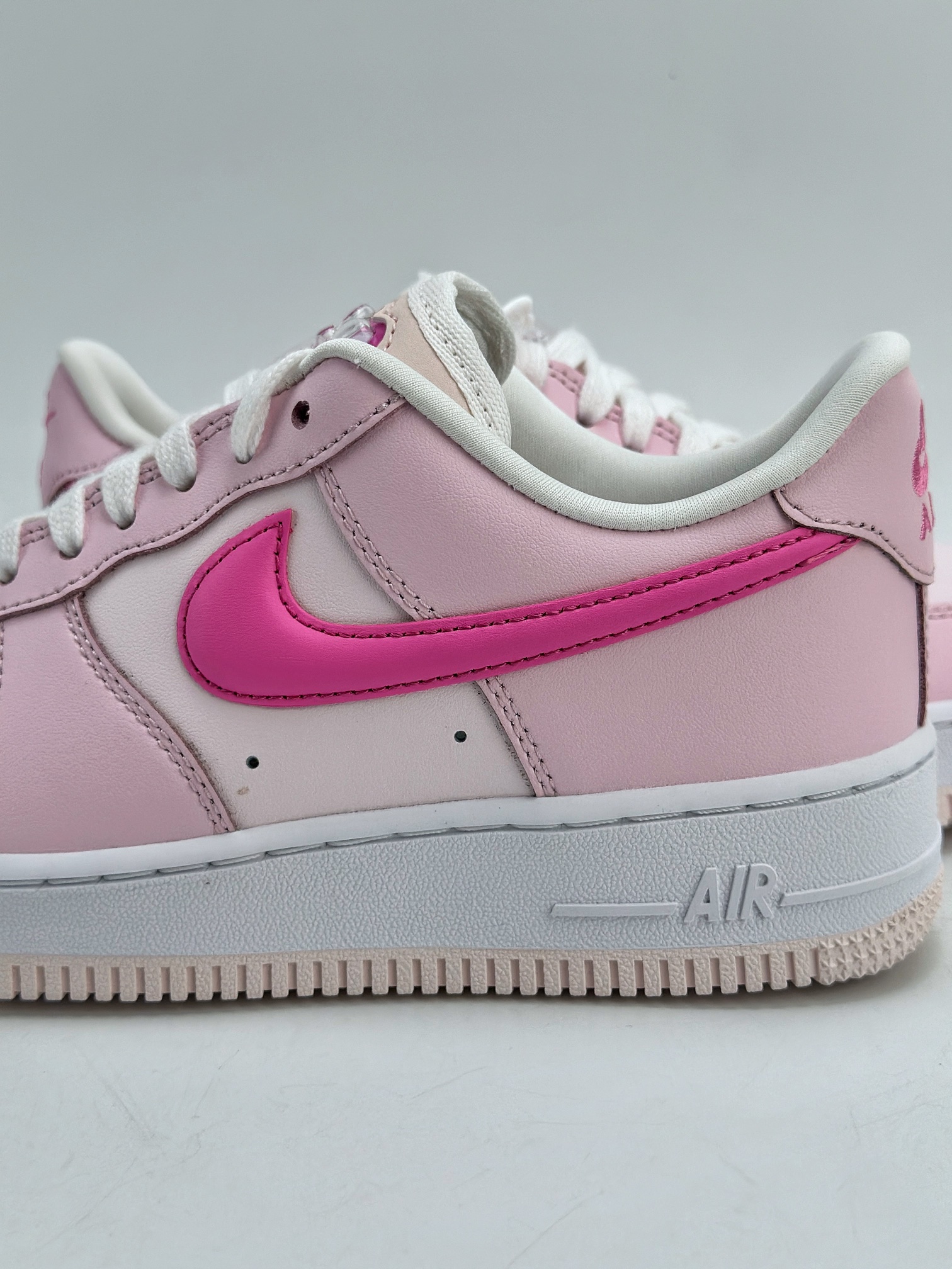 Nike Air Force 1 Low 07 白粉 （女鞋） HM3696-661