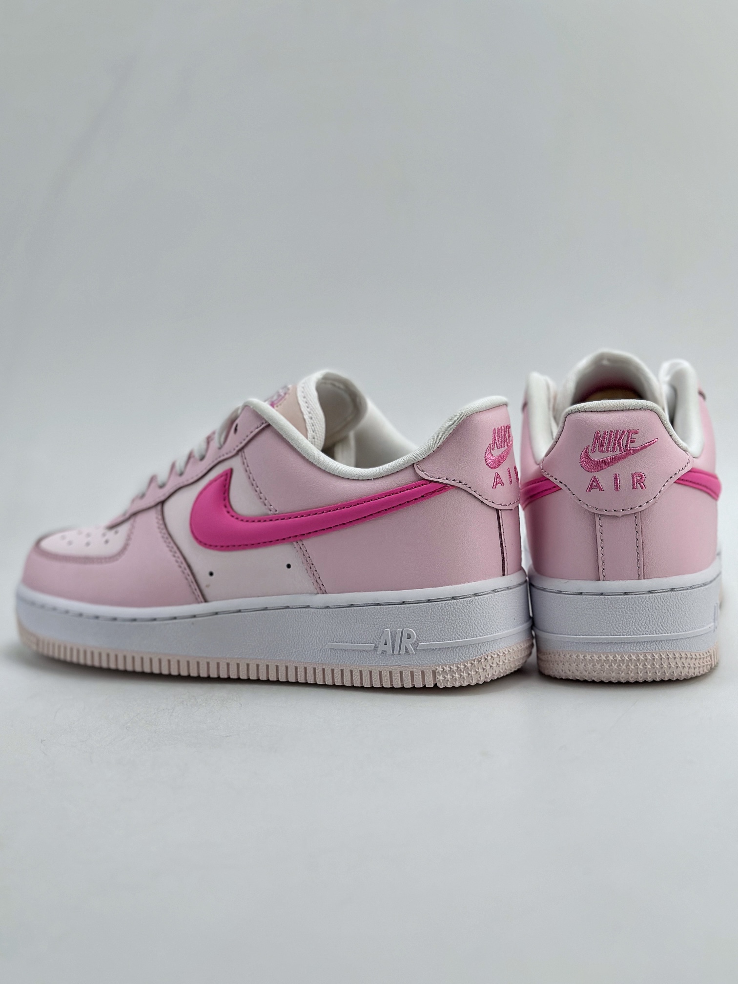 Nike Air Force 1 Low 07 白粉 （女鞋） HM3696-661