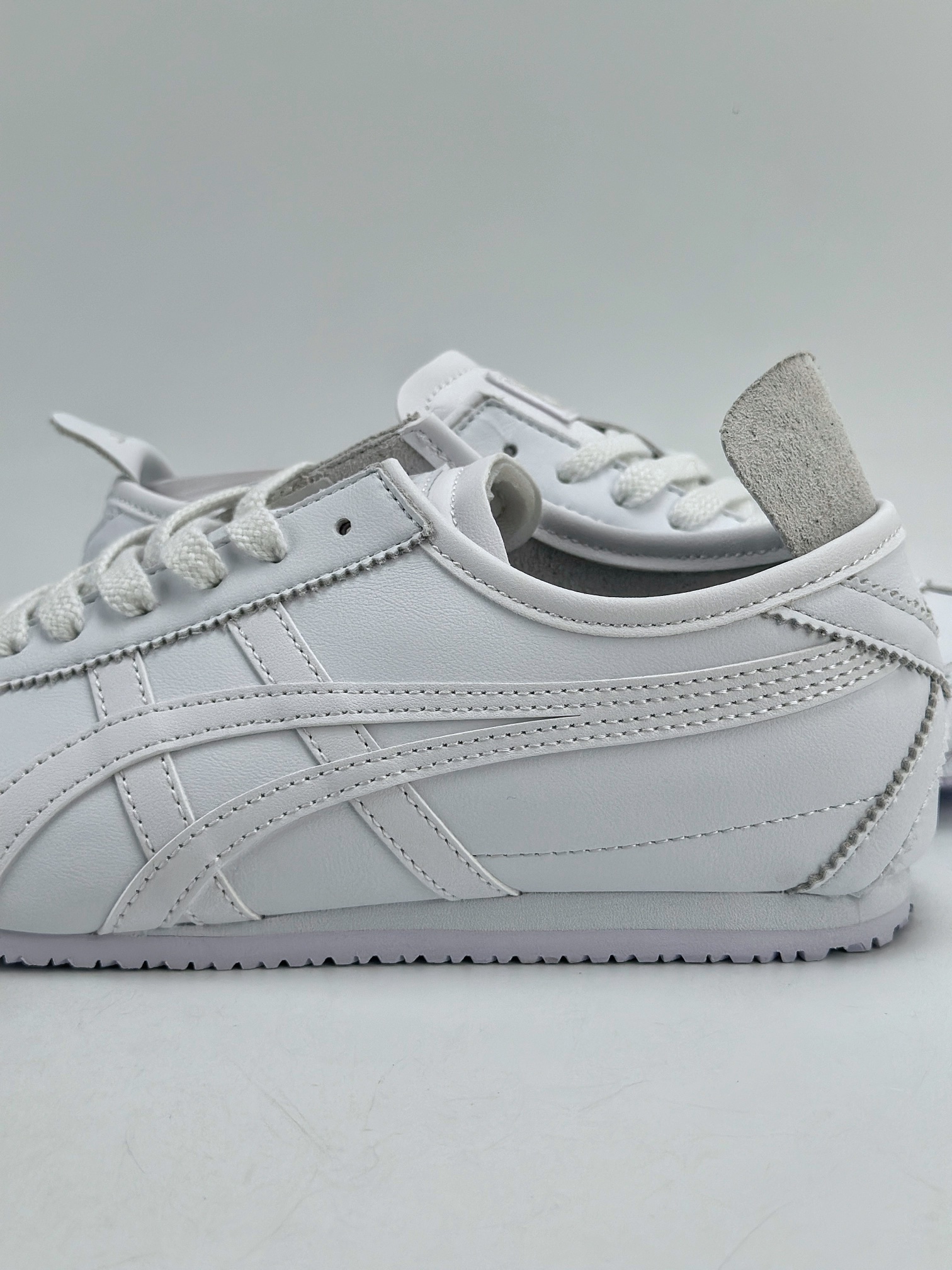 Onitsuka Tiger Mexico 66 Paraty 百搭单品 板鞋 MEXICO 66 1183A844-100