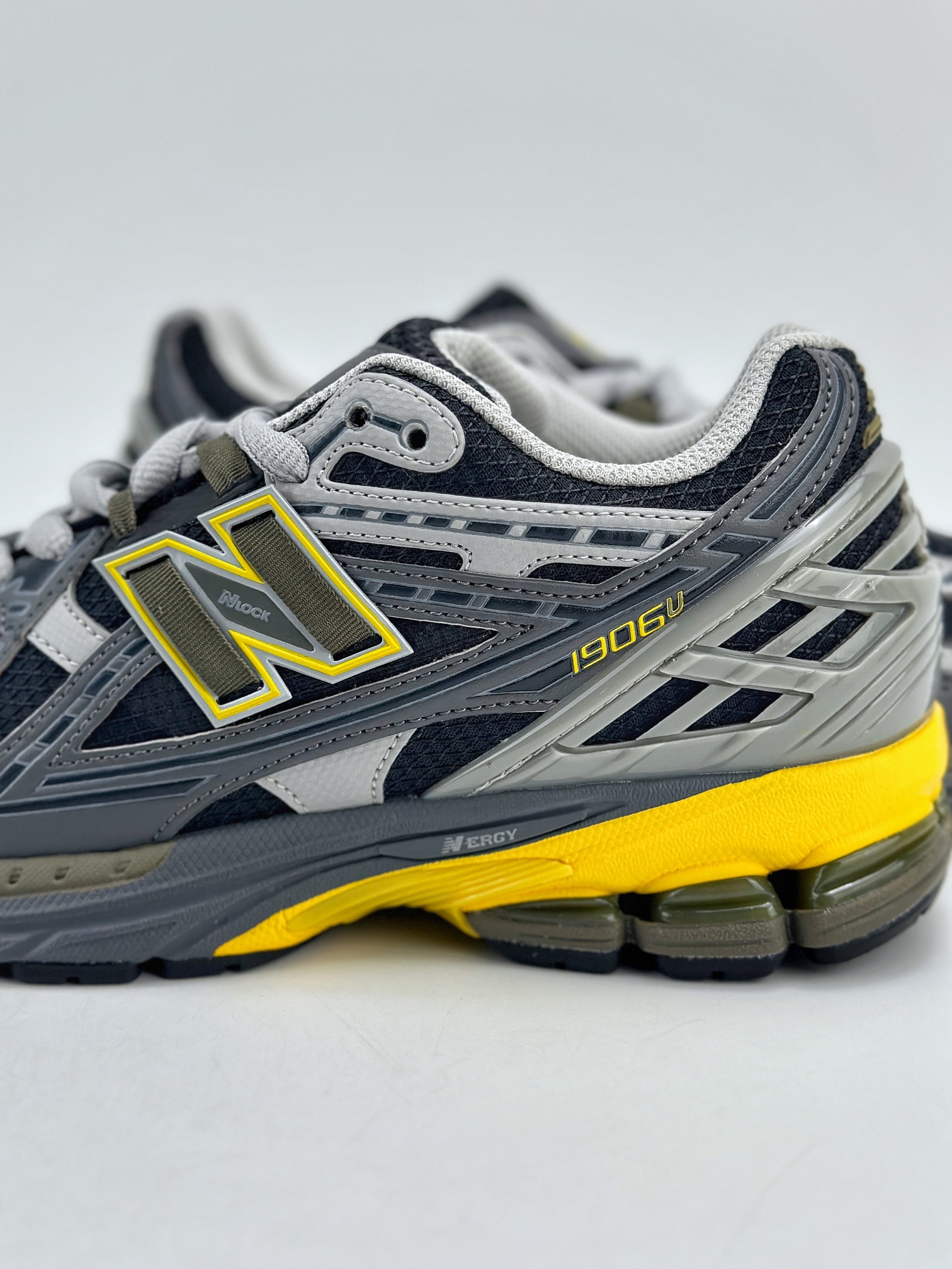 New Balance M1906系列 复古单品宝藏老爹鞋款 M1906NA