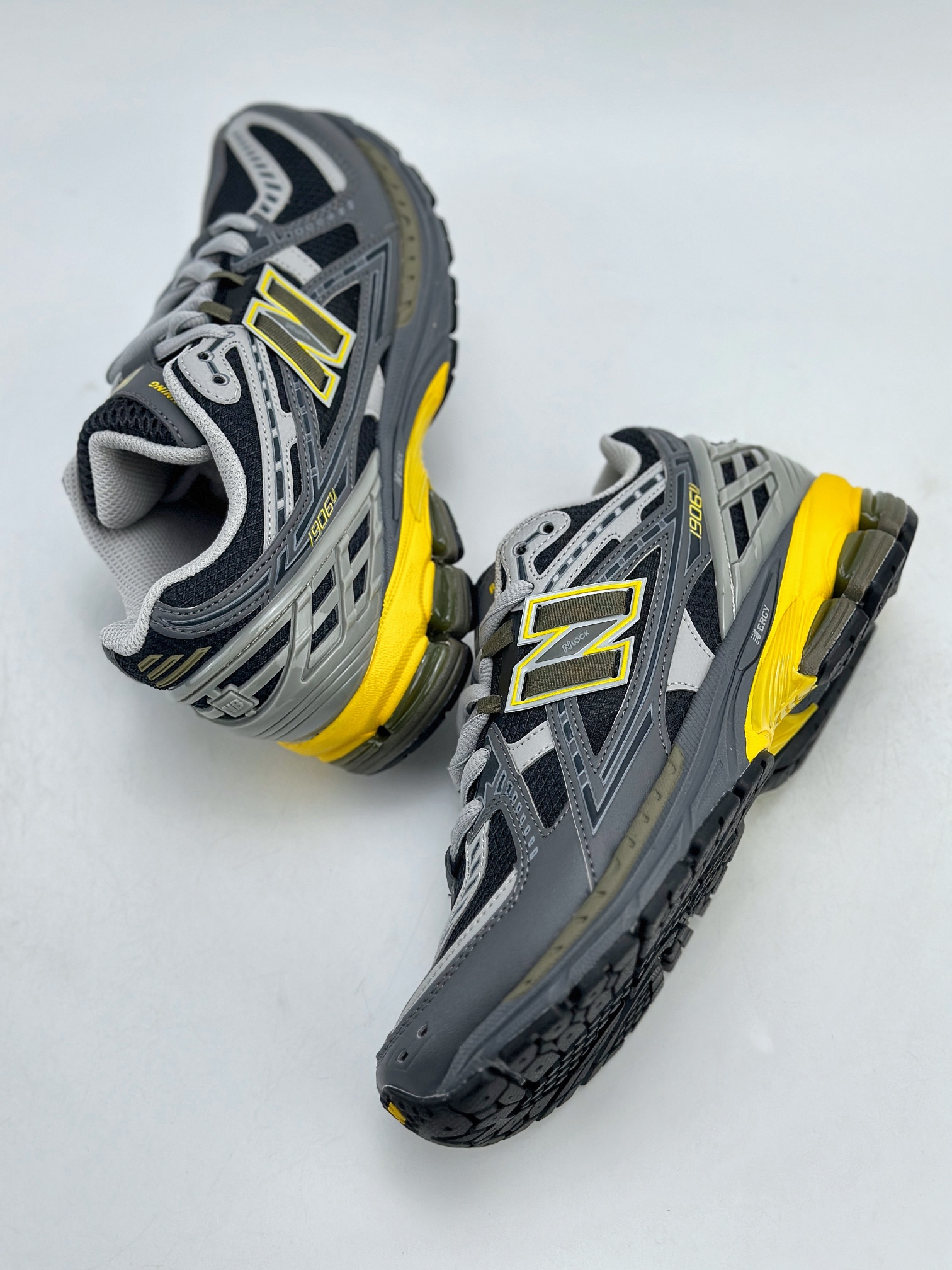 New Balance M1906系列 复古单品宝藏老爹鞋款 M1906NA