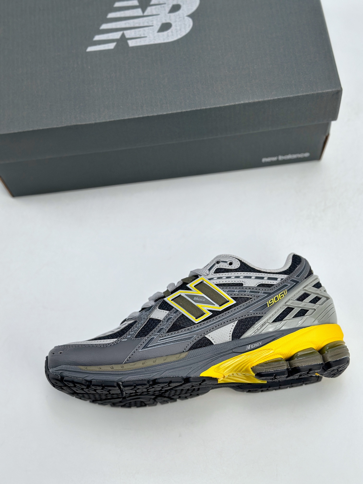 New Balance M1906系列 复古单品宝藏老爹鞋款 M1906NA