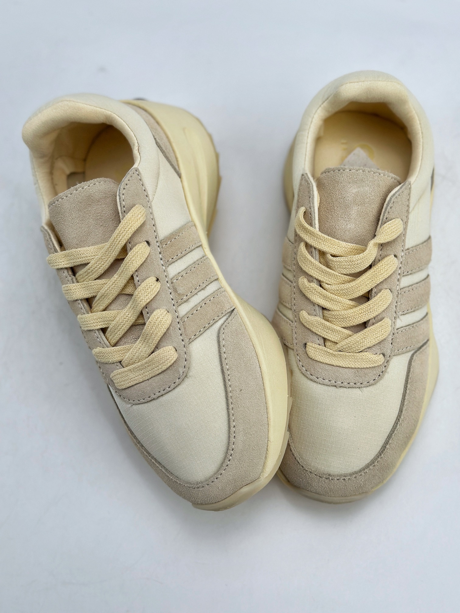 Adidas Athletics Running Low x Fear Of God 洛杉矶街头奢牌-敬畏上帝”Grey”运动跑系列  IF5528