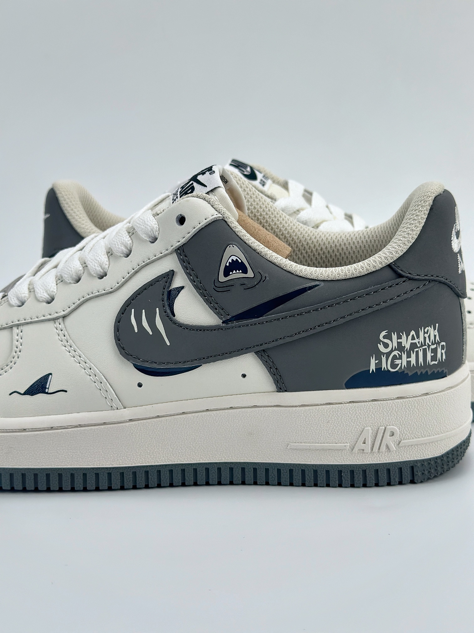 Nike Air Force 1 Low 07 白灰双钩涂鸦 DB3301-220