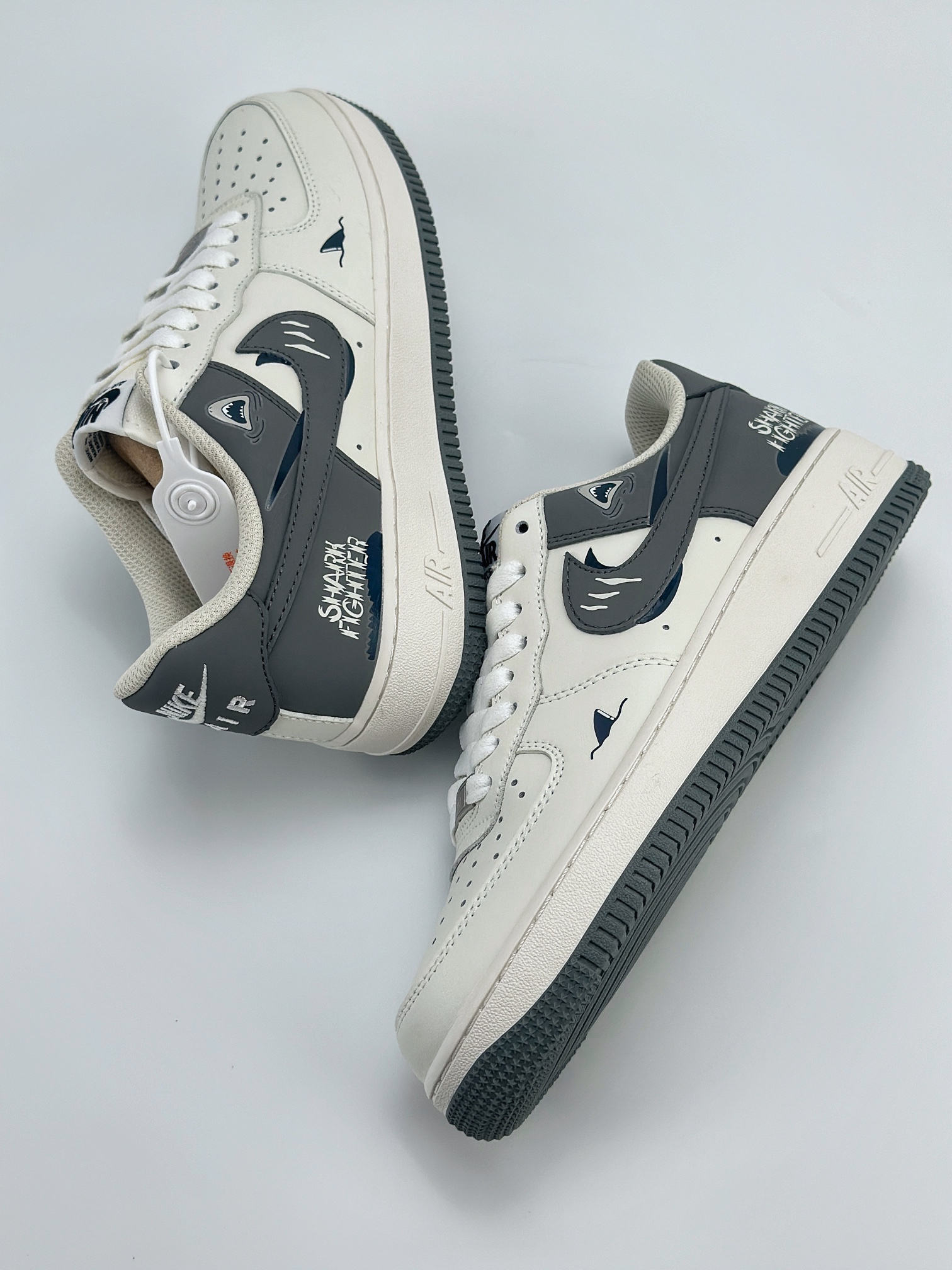 Nike Air Force 1 Low 07 白灰双钩涂鸦 DB3301-220