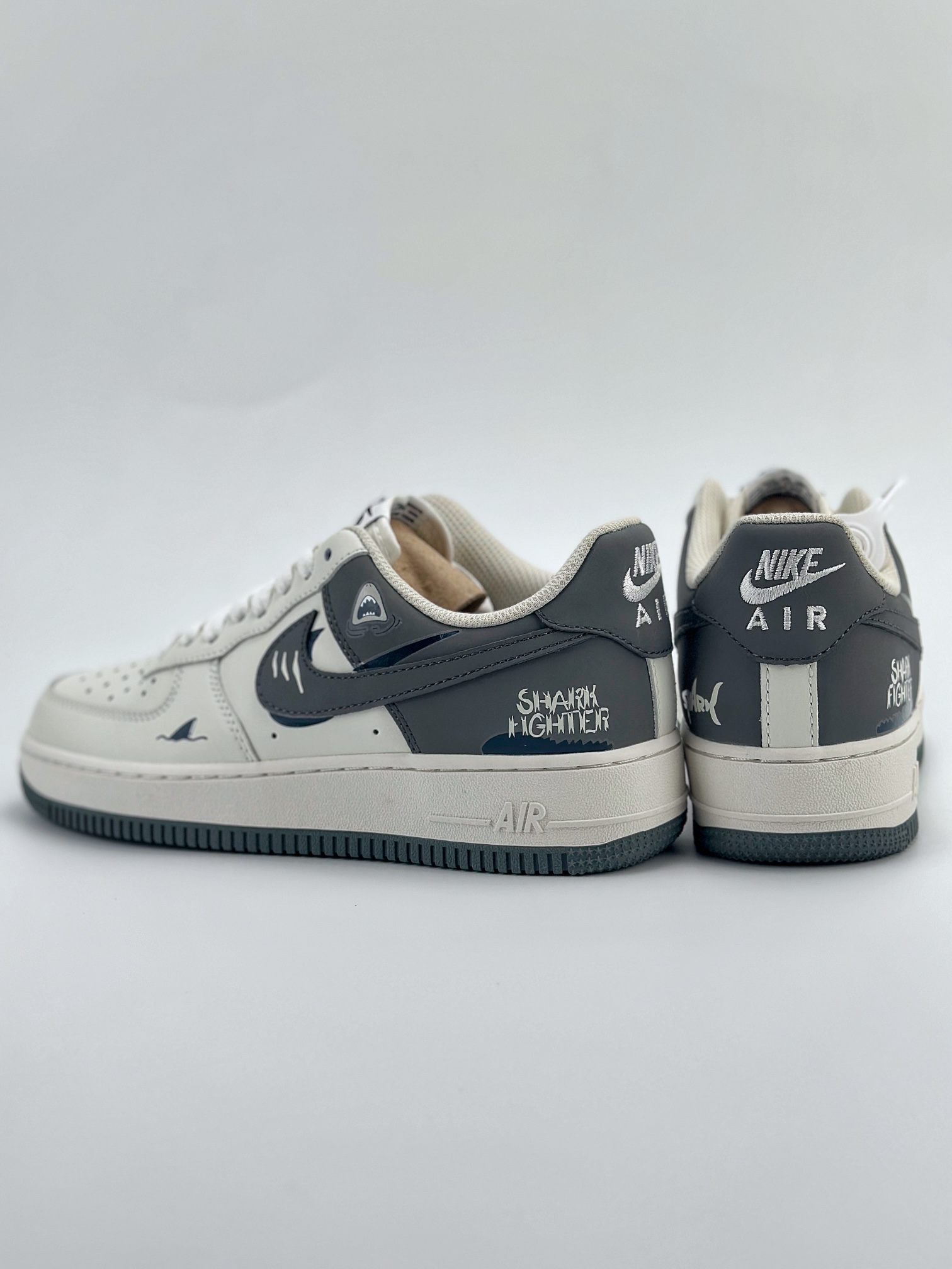 Nike Air Force 1 Low 07 白灰双钩涂鸦 DB3301-220