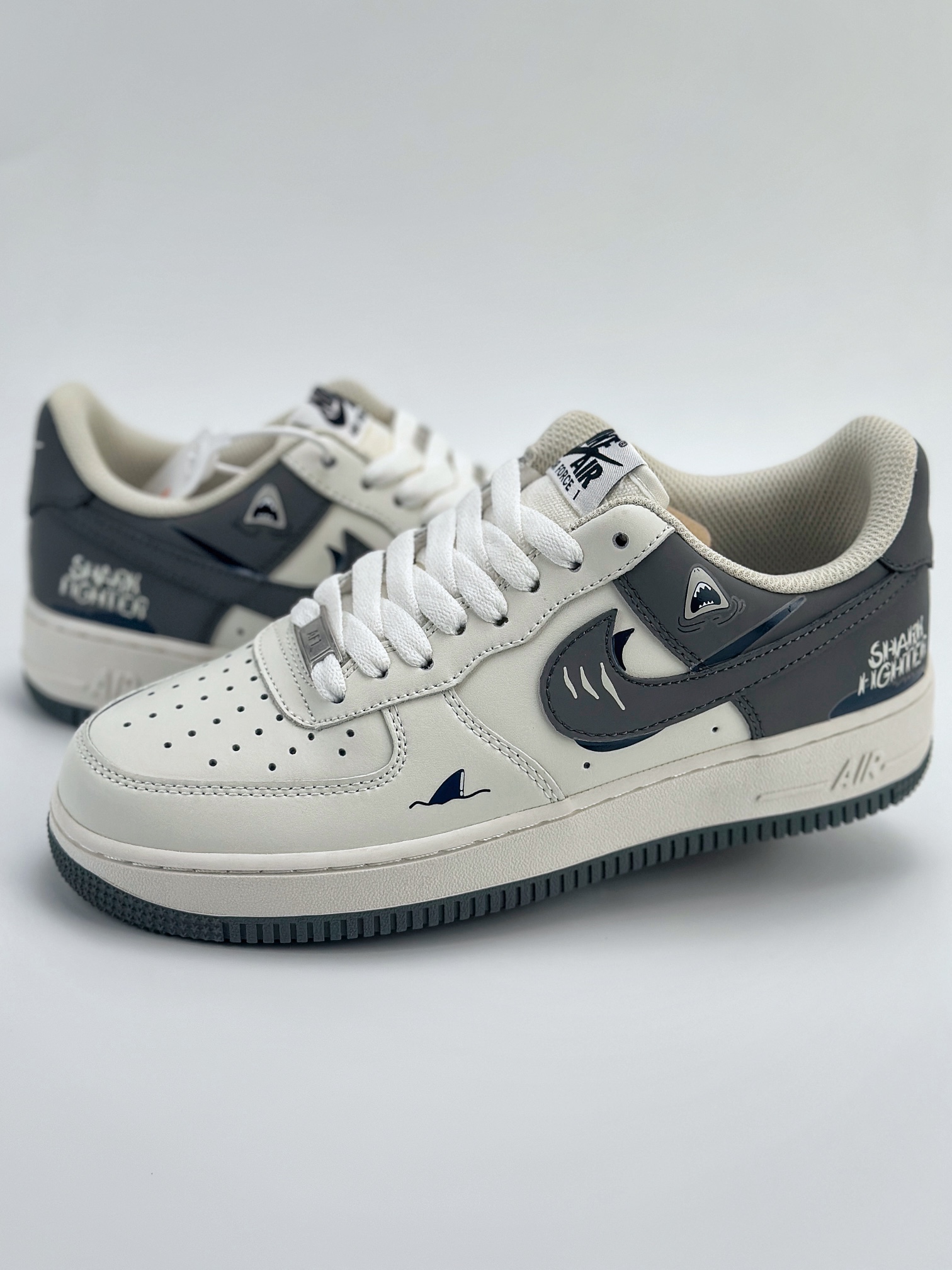 Nike Air Force 1 Low 07 白灰双钩涂鸦 DB3301-220