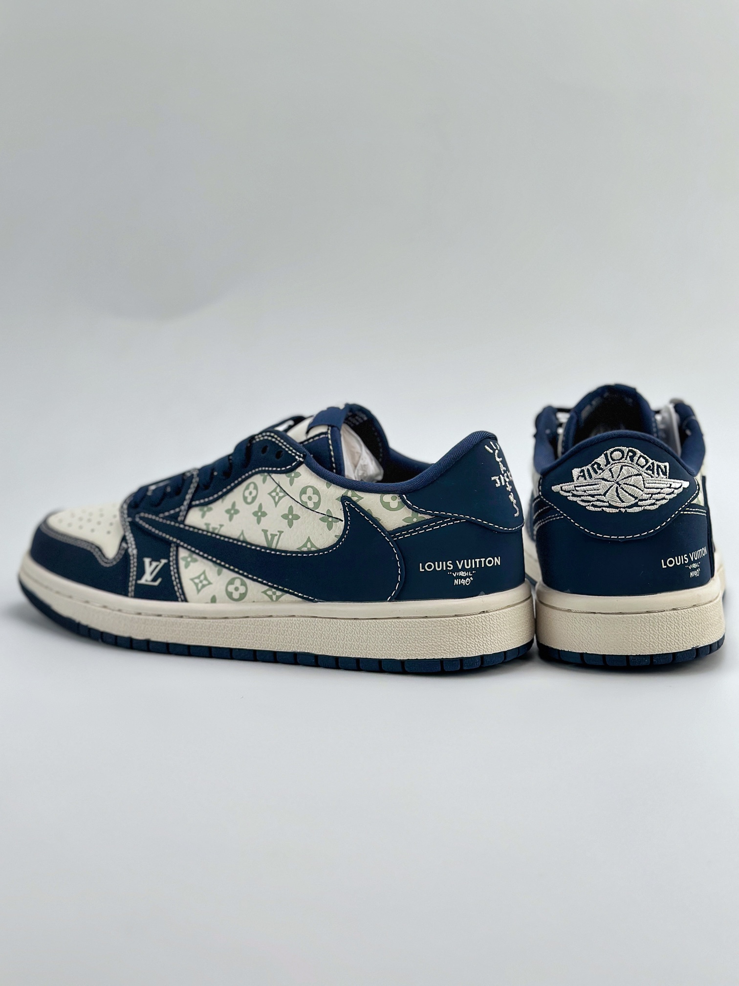 Travis Scott x Nike Air Jordan 1 Low x Louis Vuitton 三方联名 Air Jordan 1 Low 反转米白藏蓝倒钩  LJ1988-103