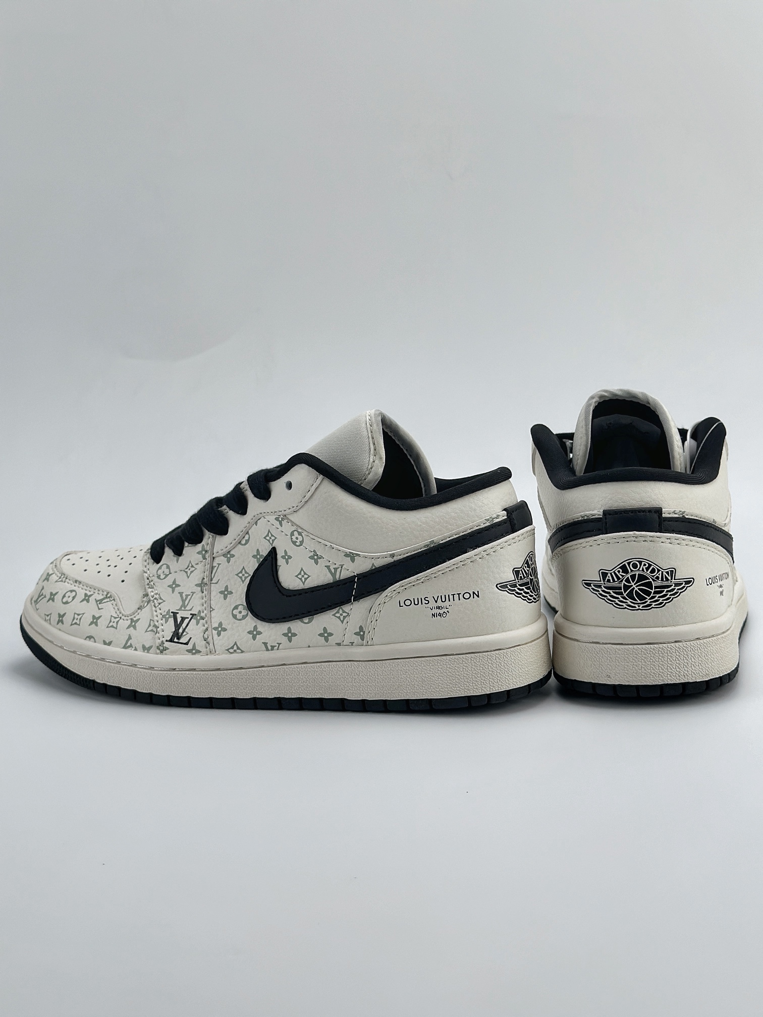 Air Jordan 1 Retro Low x Louis Vuitton 白黑印花   SJ9950-005