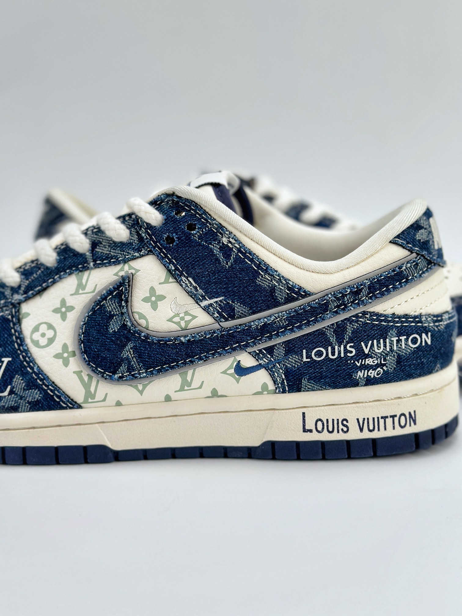 Nike SB Dunk Low x Louis Vuitton 白蓝牛仔  SJ2068-257