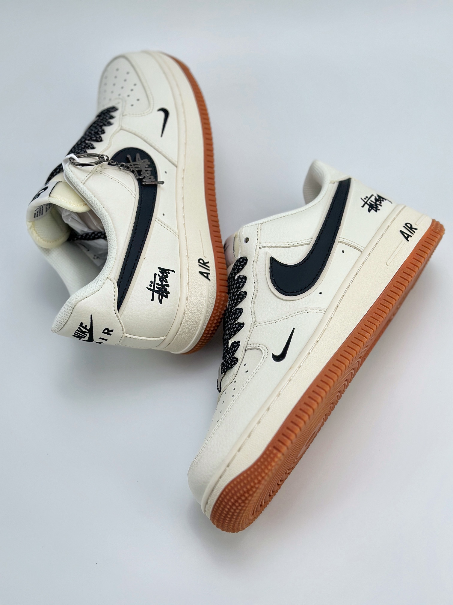 Nike Air Force 1 Low 07 x Stussy 斯图西白黑生胶 XZ5688-001