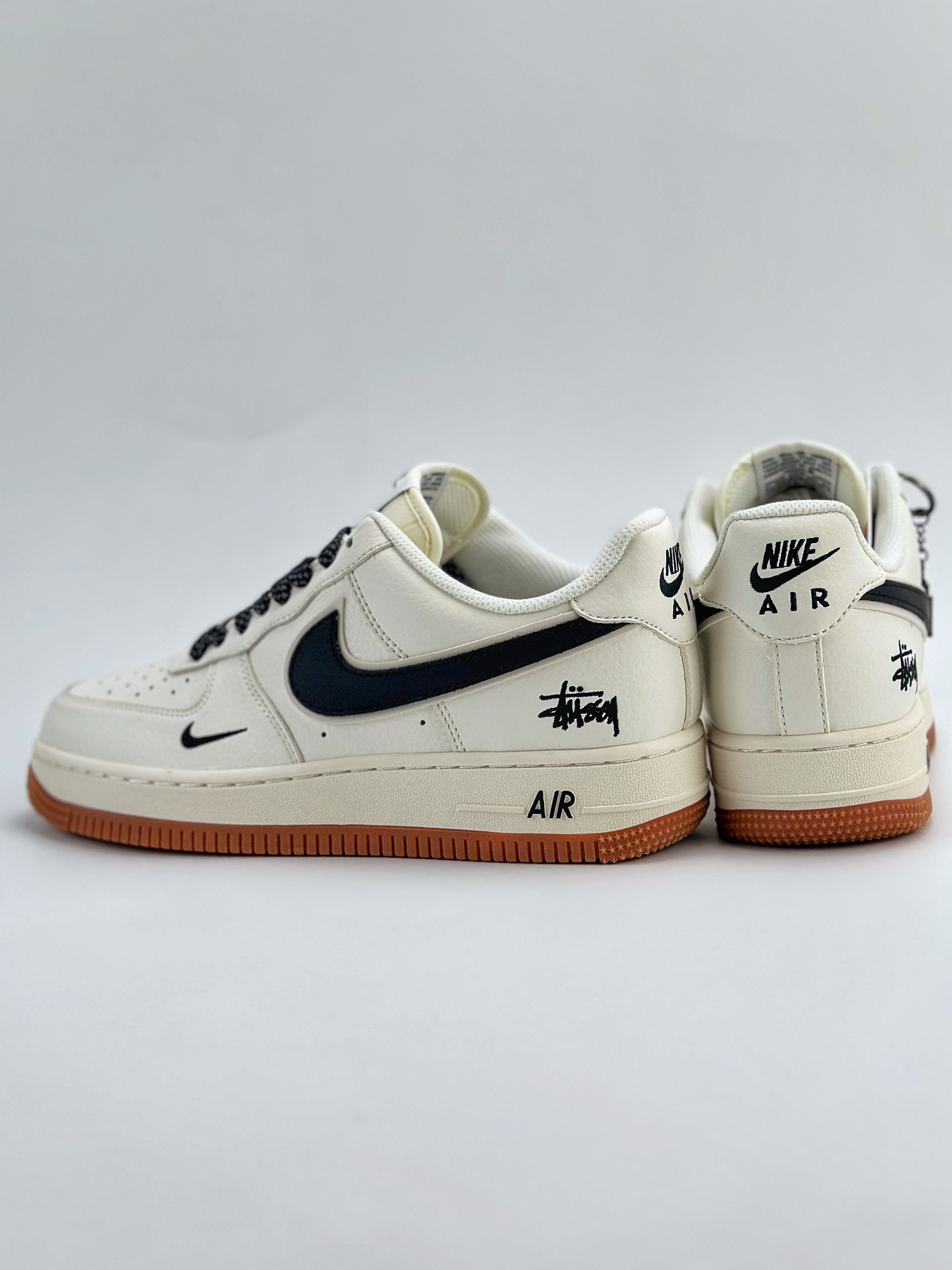 Nike Air Force 1 Low 07 x Stussy 斯图西白黑生胶 XZ5688-001