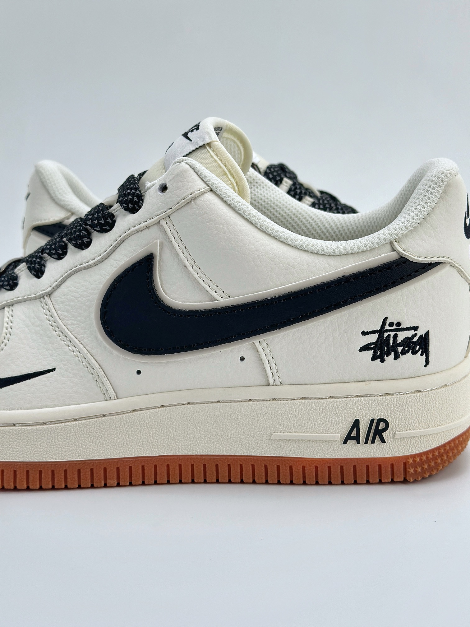 Nike Air Force 1 Low 07 x Stussy 斯图西白黑生胶 XZ5688-001