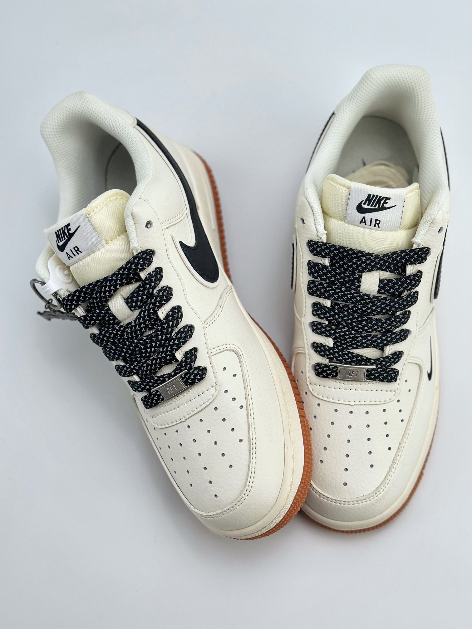 Nike Air Force 1 Low 07 x Stussy 斯图西白黑生胶 XZ5688-001