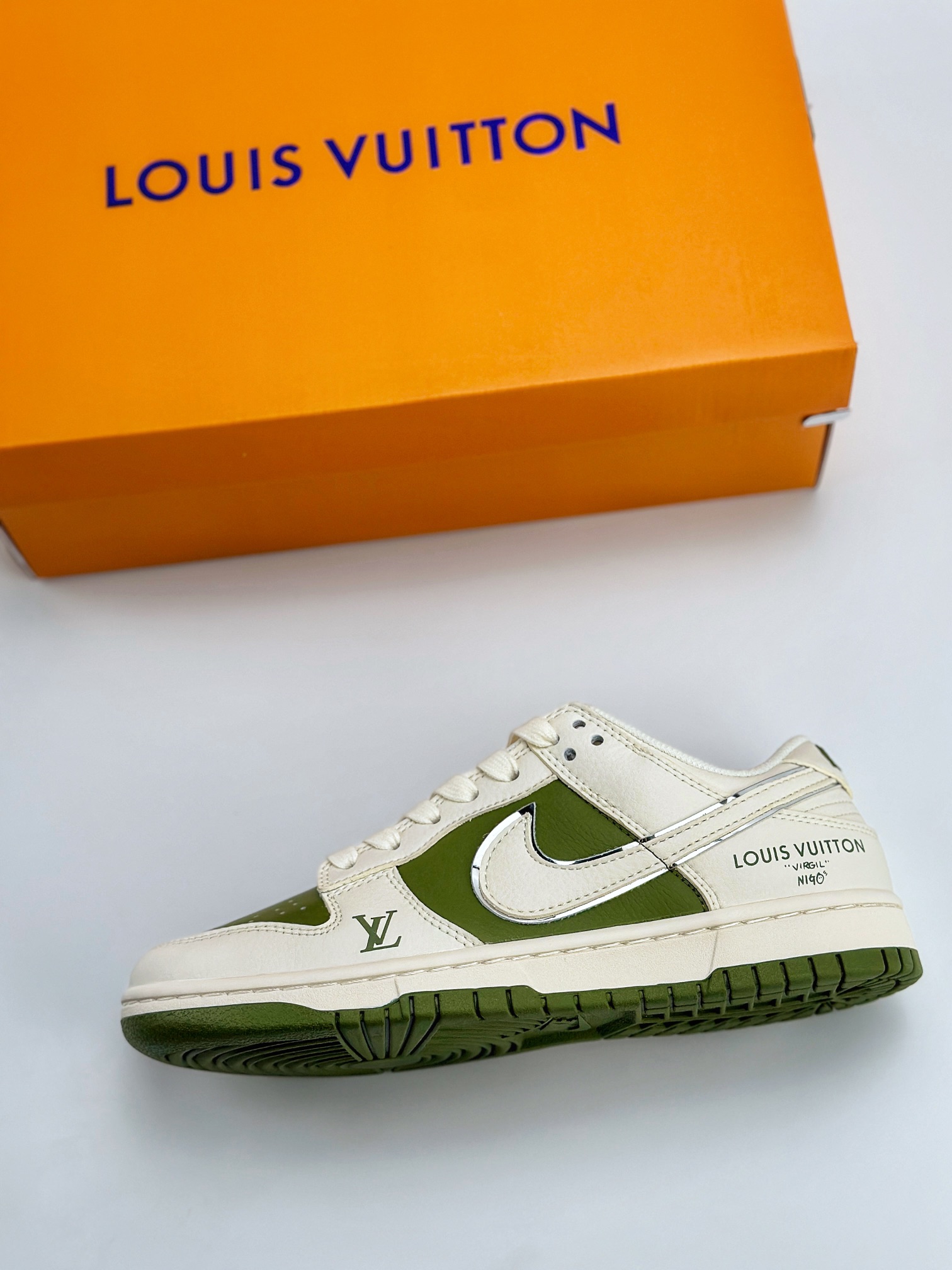 Nike SB Dunk Low x Louis Vuitton 米白绿 BB8766-211