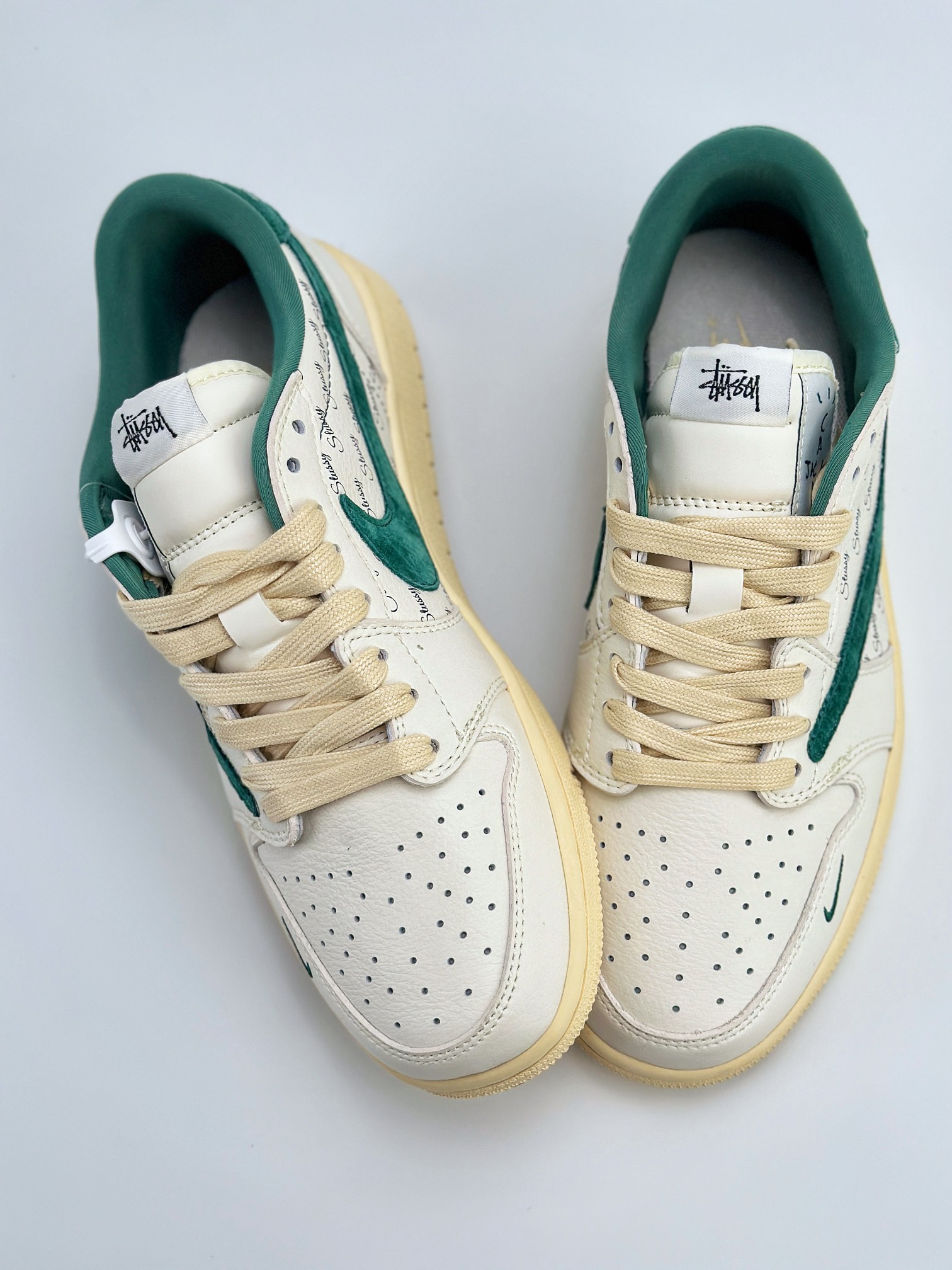 Travis Scott x Nike Air Jordan 1 Low x Stussy 三方联名 Air Jordan 1 Low 反转米黄绿翻毛倒钩 YQ2088-669