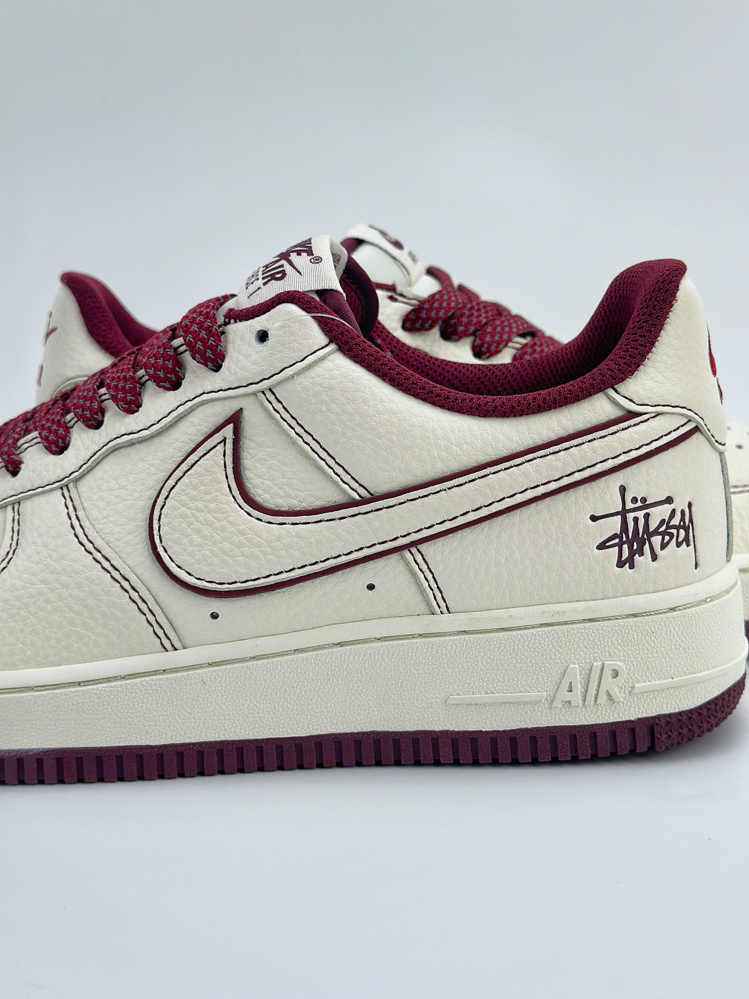 Nike Air Force 1 Low 07 x Stussy 斯图西白红满天星 UN1635-555