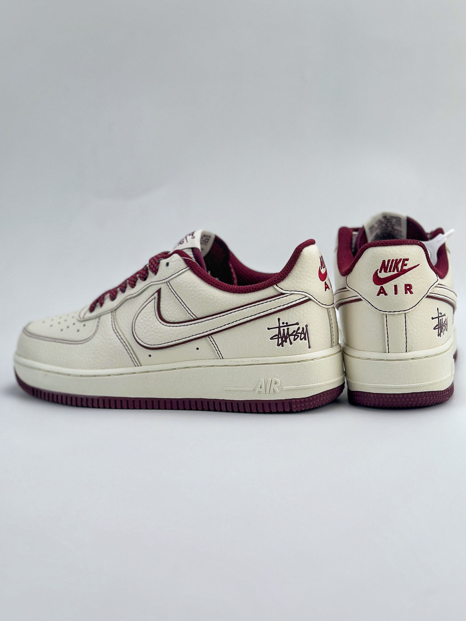 Nike Air Force 1 Low 07 x Stussy 斯图西白红满天星 UN1635-555