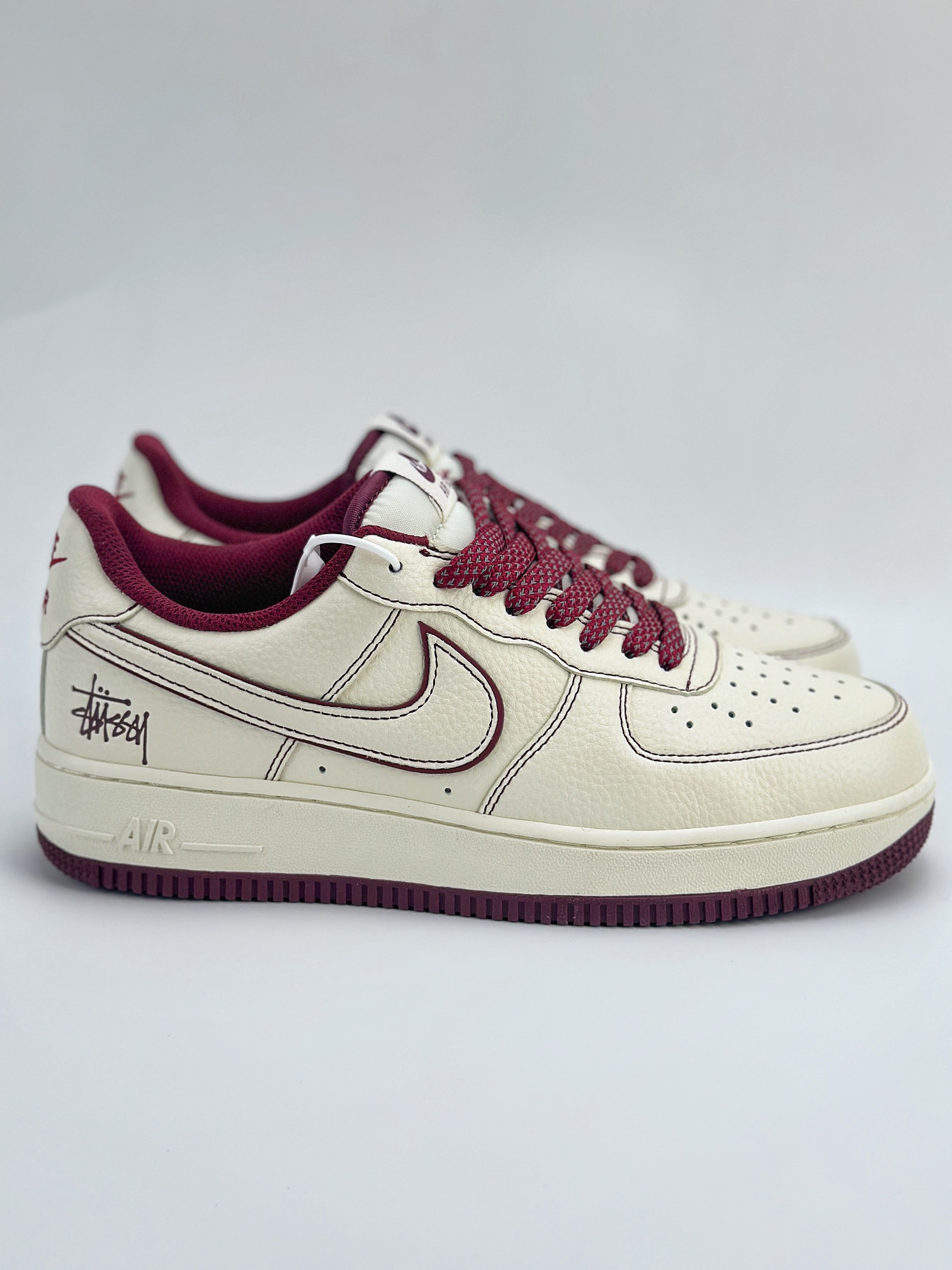 Nike Air Force 1 Low 07 x Stussy 斯图西白红满天星 UN1635-555