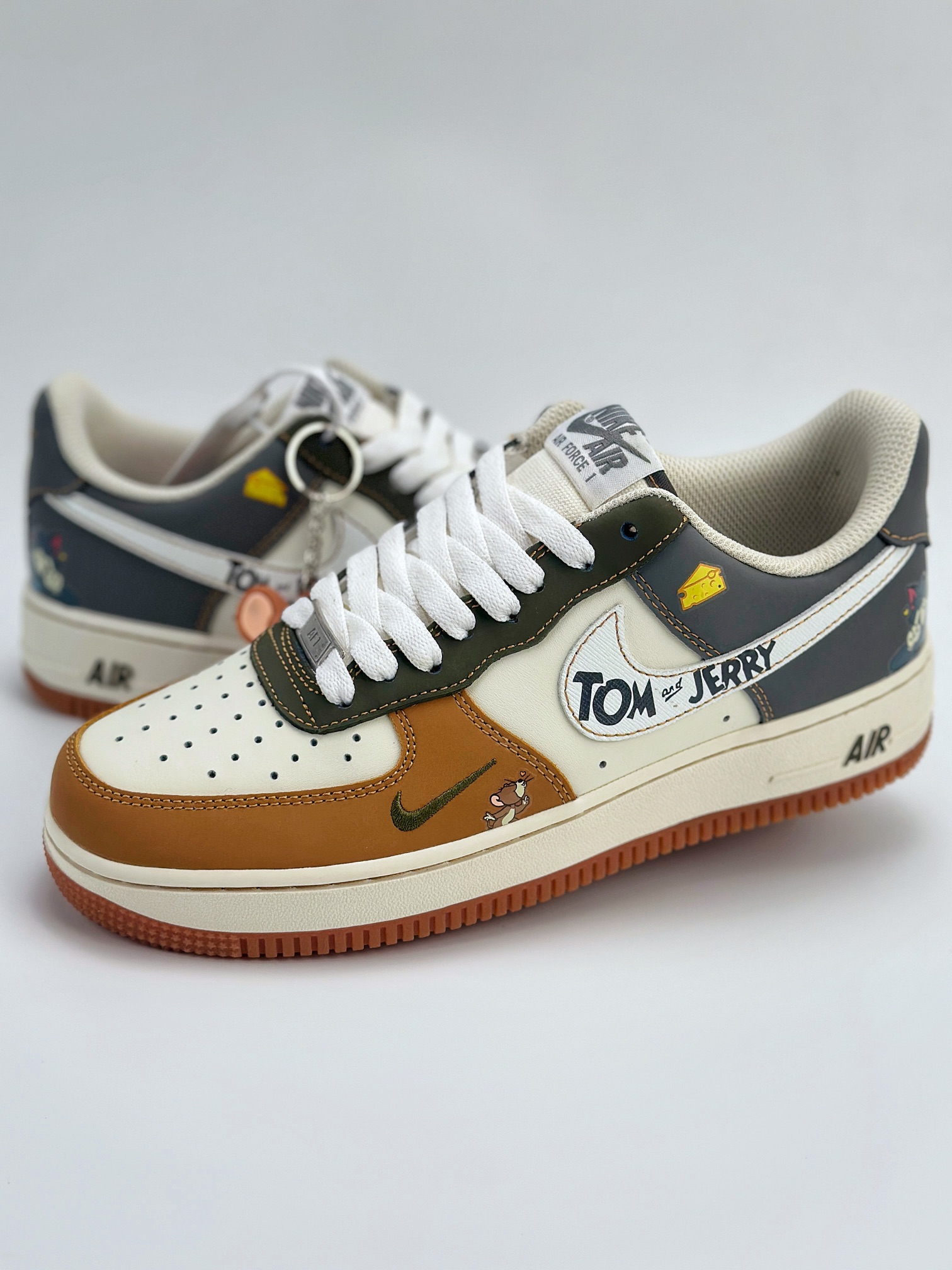 Nike Air Force 1 Low 07 ”Tom and Jerry” 涂鸦拼色 DB3301-110