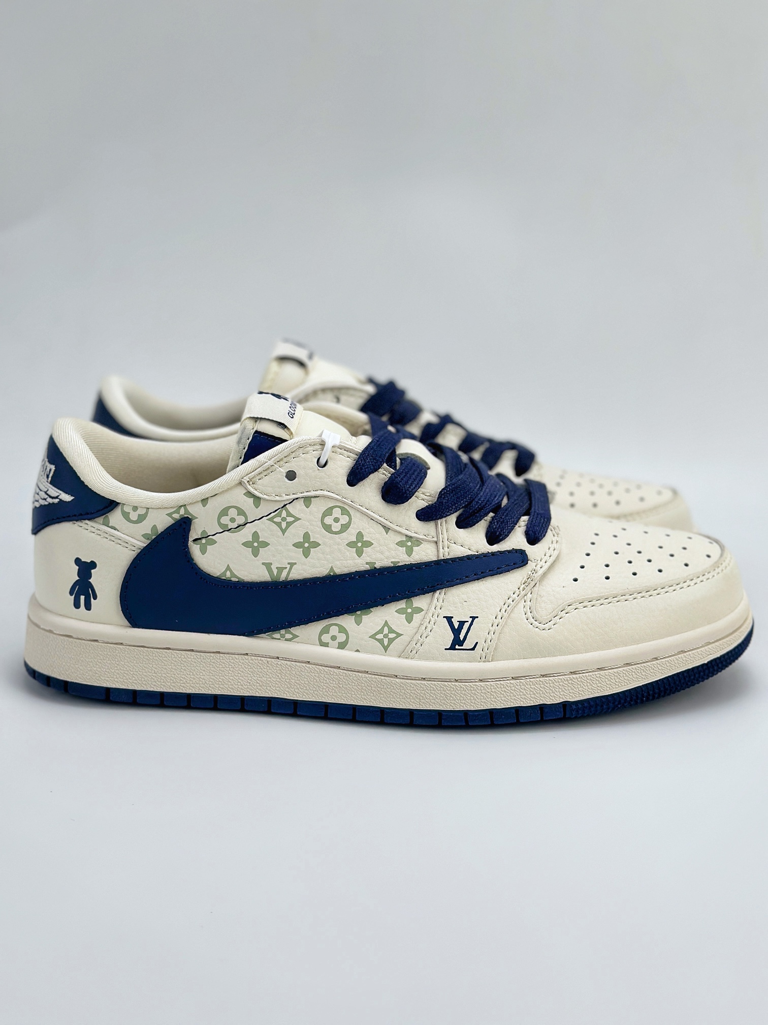 Travis Scott x Nike Air Jordan 1 Low x Louis Vuitton 三方联名 SJ2068-100