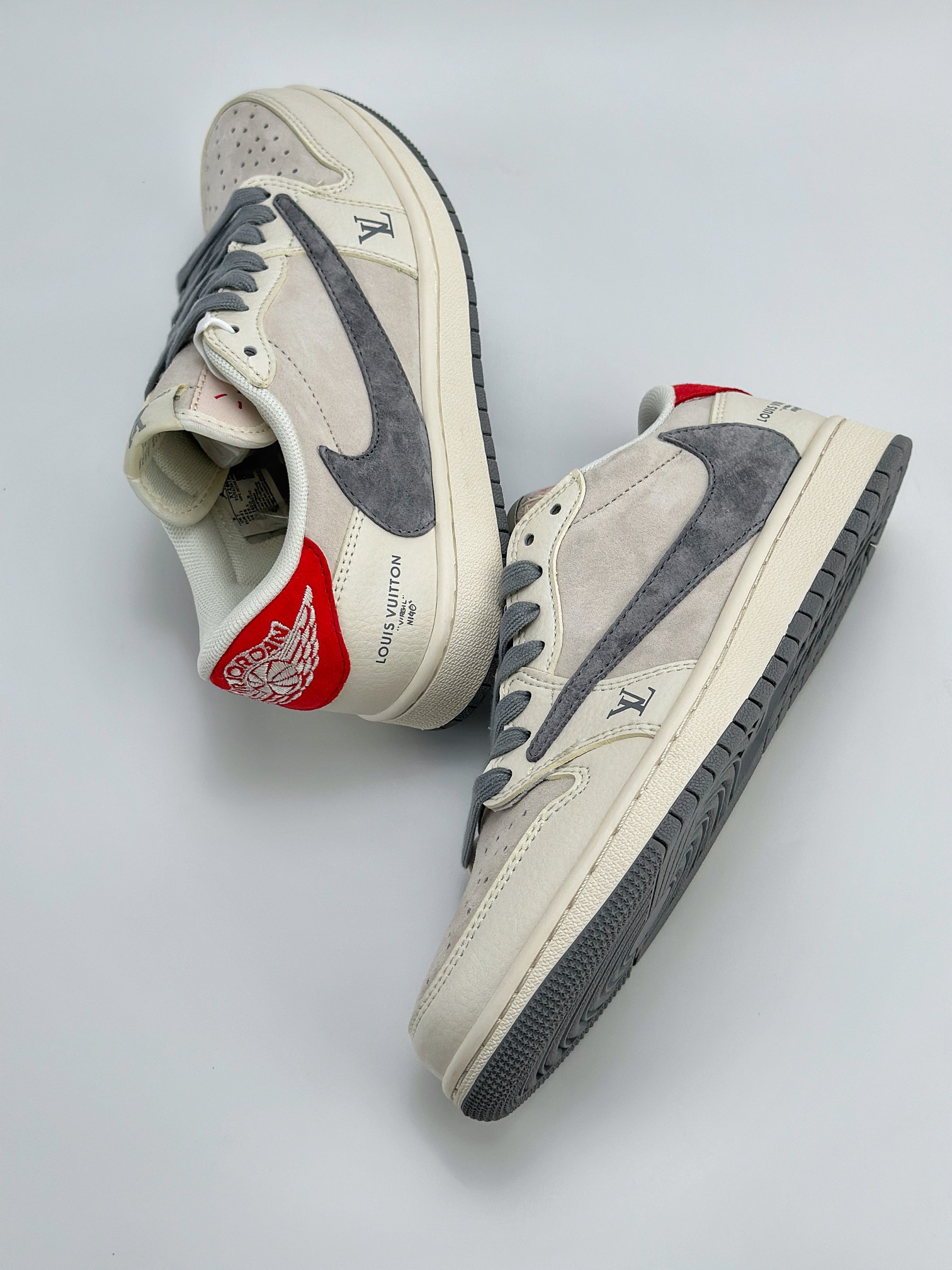 Travis Scott x Nike Air Jordan 1 Low x Louis Vuitton 三方联名 Air Jordan 1 Low 反转白灰红翻毛倒钩 XY2688-103