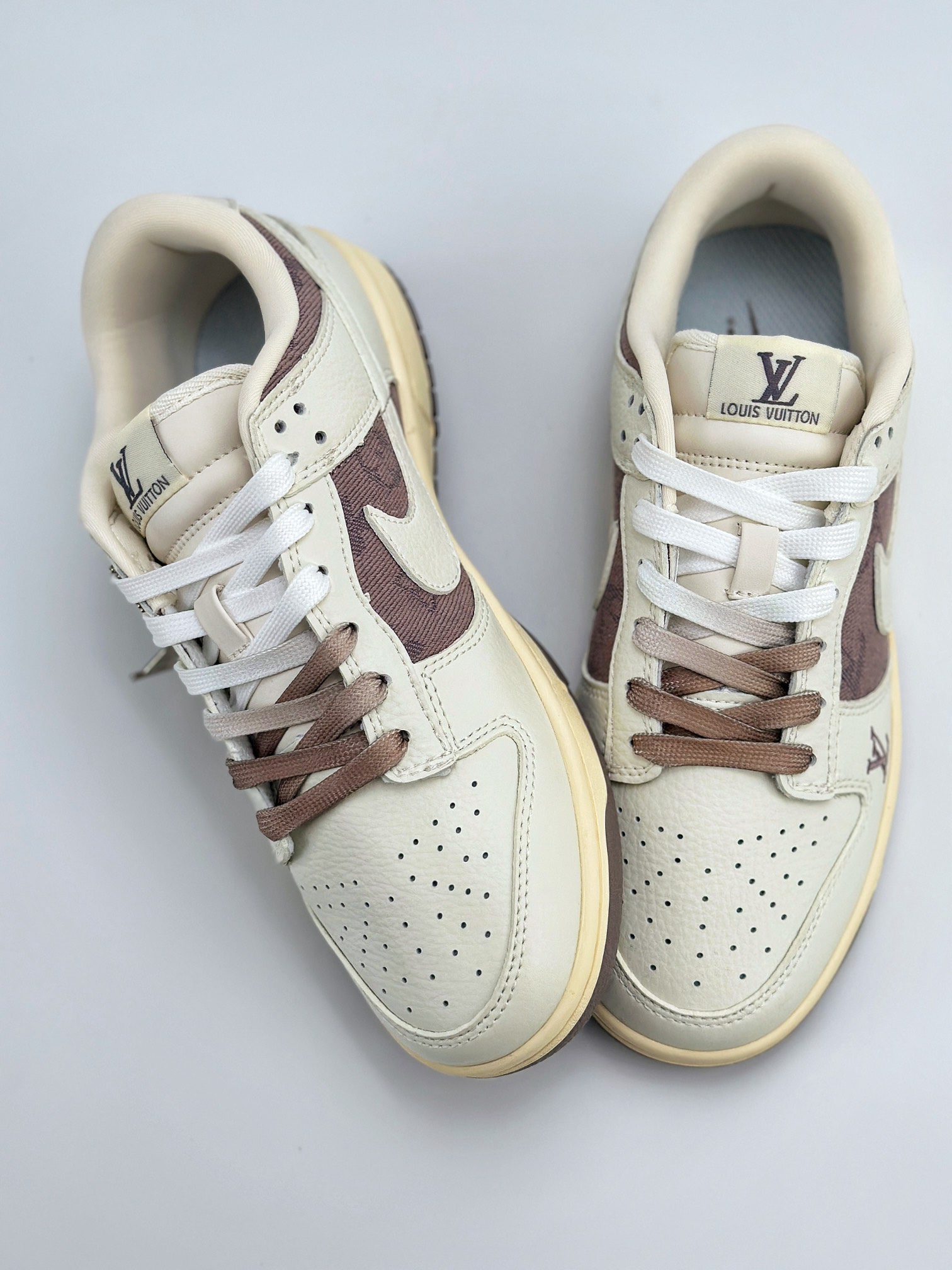 Nike SB Dunk Low x Louis Vuitton 米白棕 JH8310-956