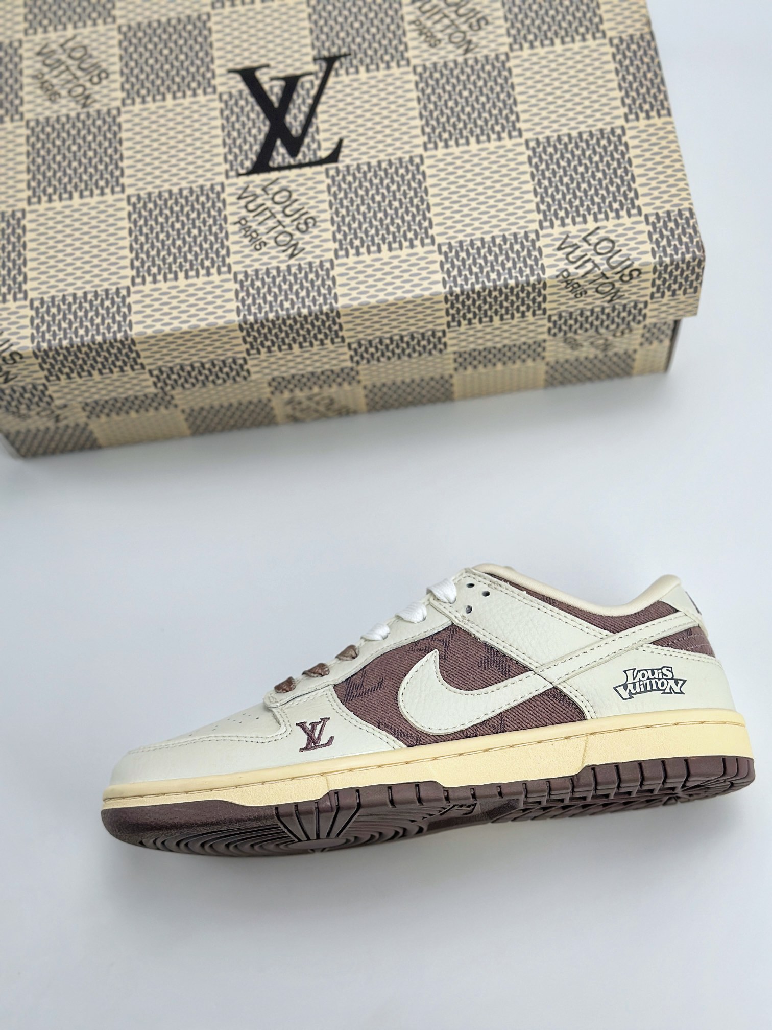 Nike SB Dunk Low x Louis Vuitton 米白棕 JH8310-956