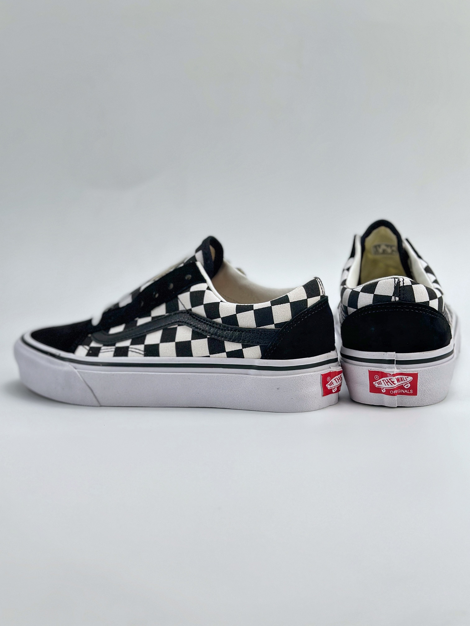 Vans Old Skool 舒适百搭 防滑减震 低帮 棋盘格板鞋 VN000D56BZW