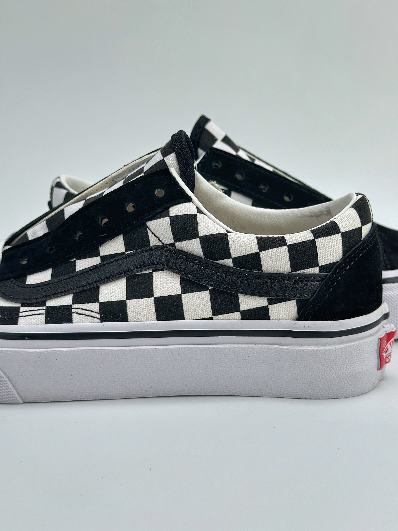 Vans Old Skool 舒适百搭 防滑减震 低帮 棋盘格板鞋 VN000D56BZW