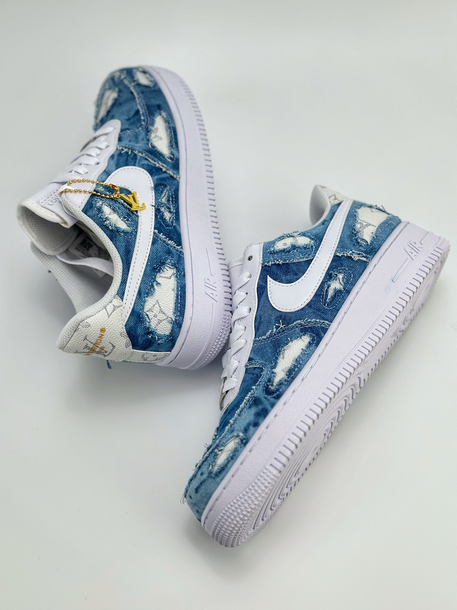 Nike Air Force 1 Low 07 x Louis Vuitton 白蓝牛仔破布