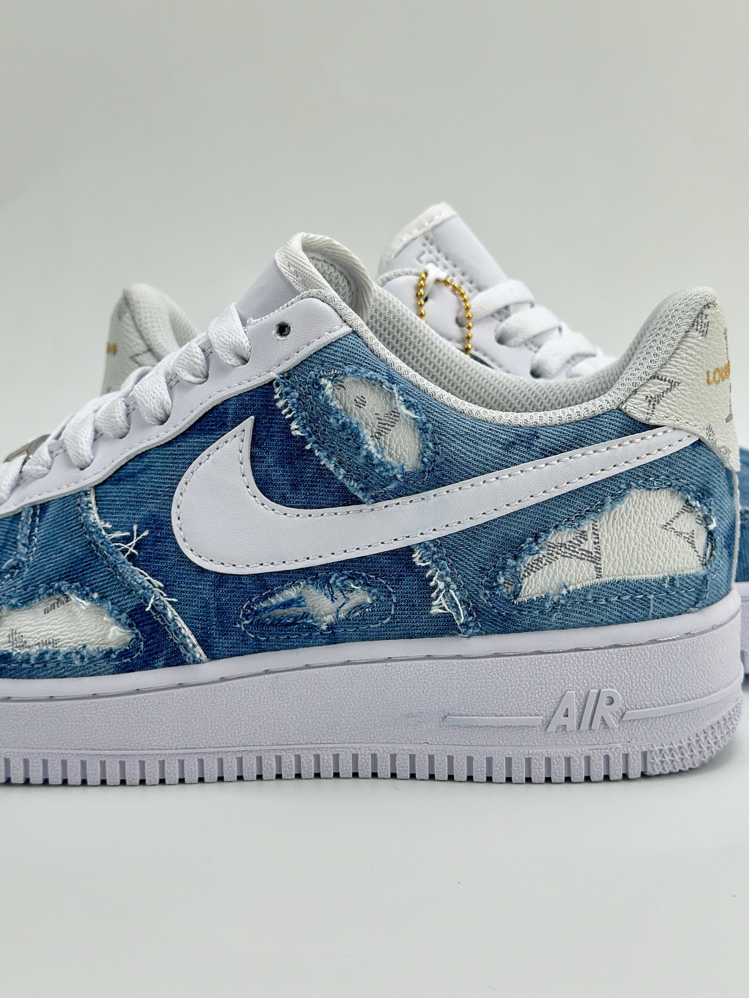 Nike Air Force 1 Low 07 x Louis Vuitton 白蓝牛仔破布