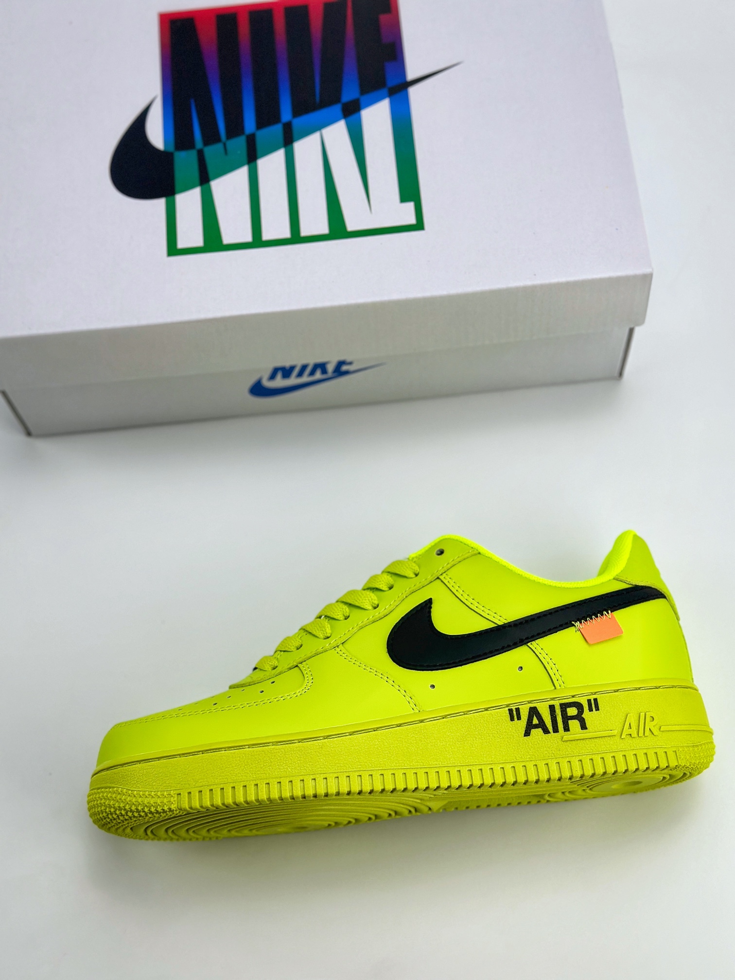 Nike Air Force 1 Low 07 荧光绿黑钩 FA2407-301