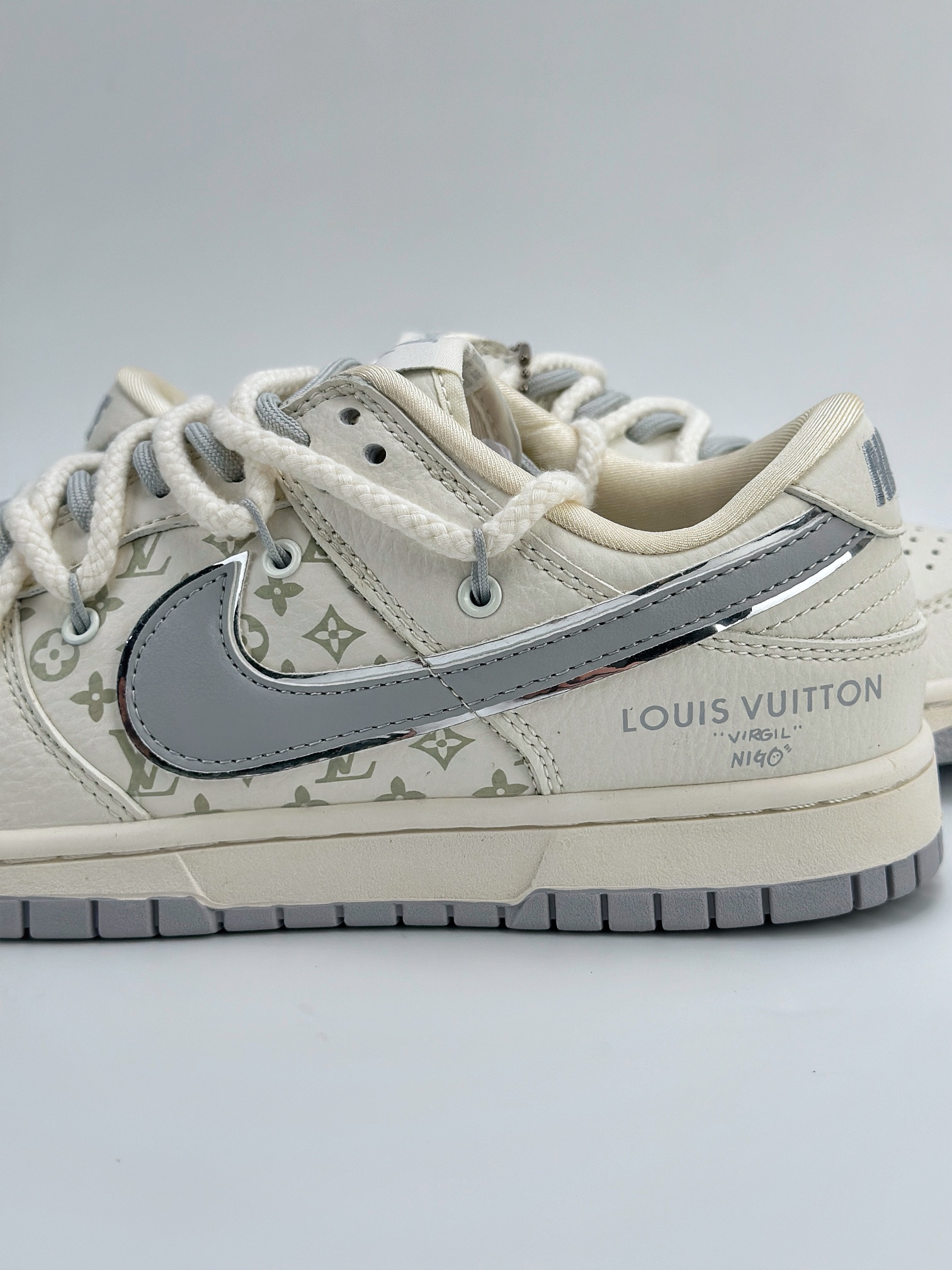 Nike SB Dunk Low x Louis Vuitton 白灰绑带 SJ2068-245