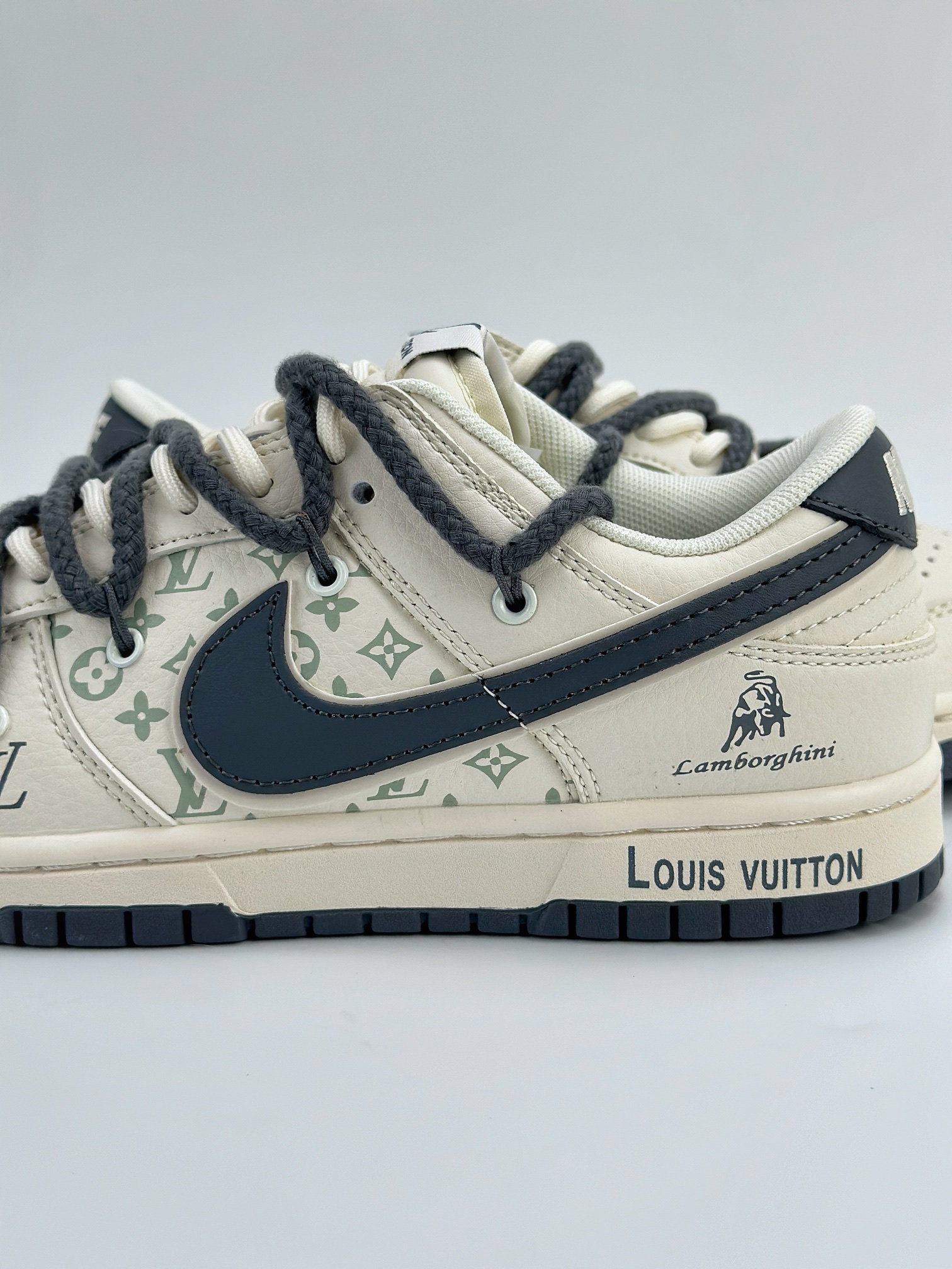 Nike SB Dunk Low x Louis Vuitton 白深空灰绑带 SJ2068-262