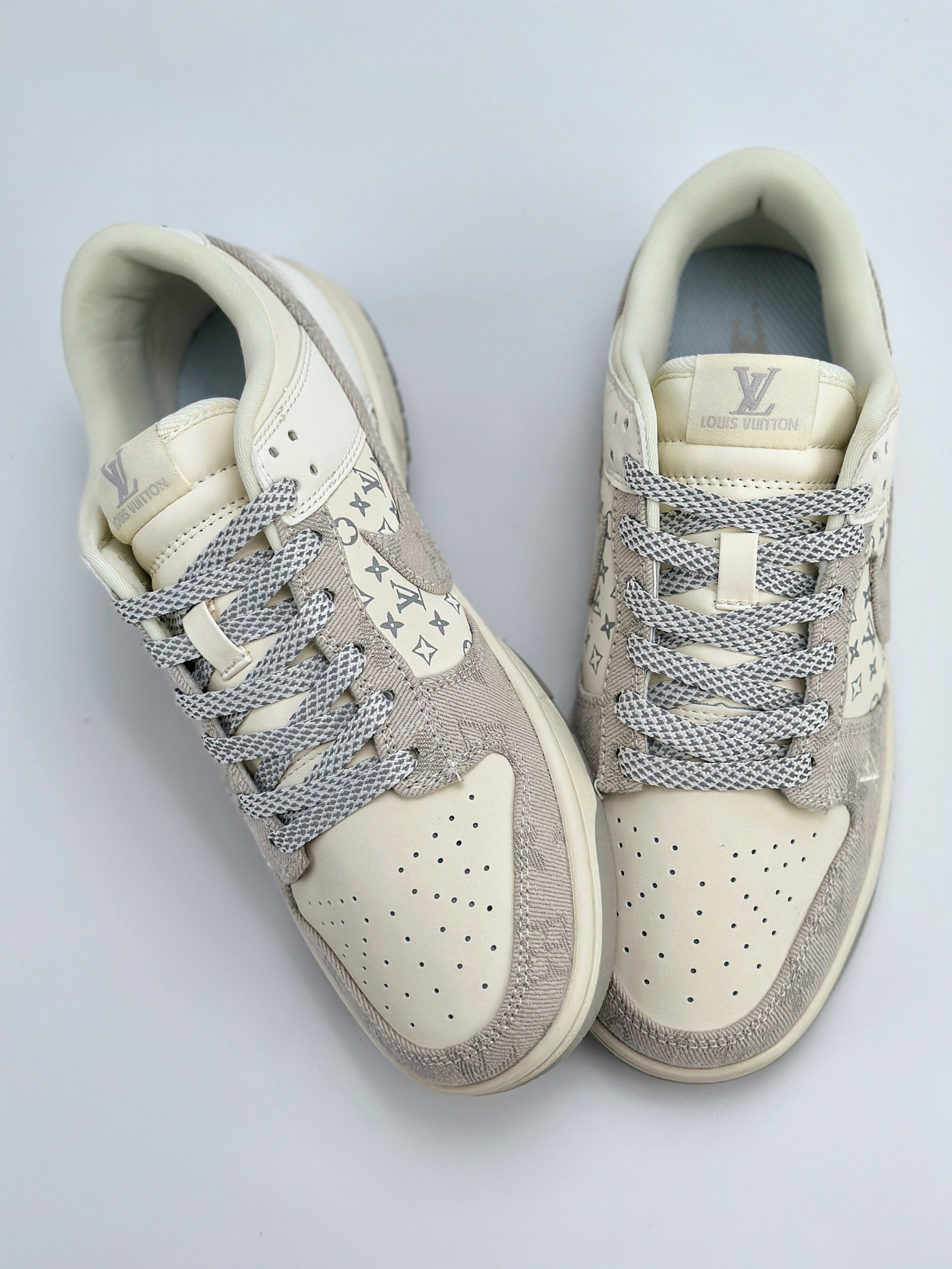 Nike SB Dunk Low x Louis Vuitton 白浅灰 JH8310-947