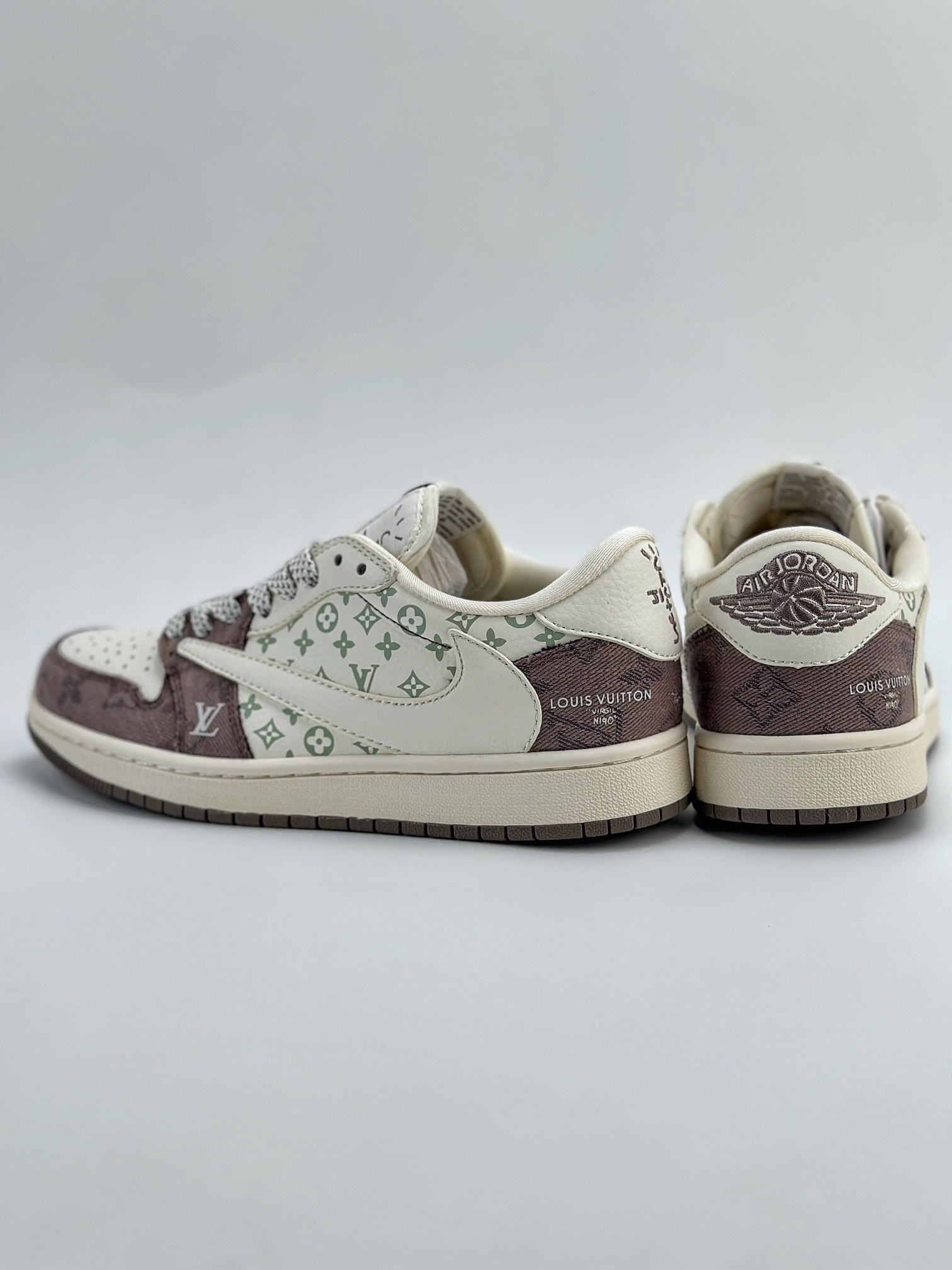 Travis Scott x Nike Air Jordan 1 Low x Louis Vuitton 三方联名 反转白棕拼接帆布倒钩 SJ2068-105