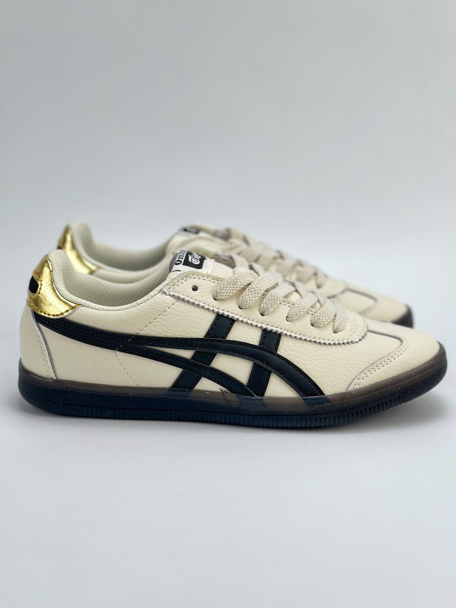 Asics Onitsuka Tiger Tokuten 亚瑟士鬼冢虎男女中性复古运动板鞋 1183B938-100