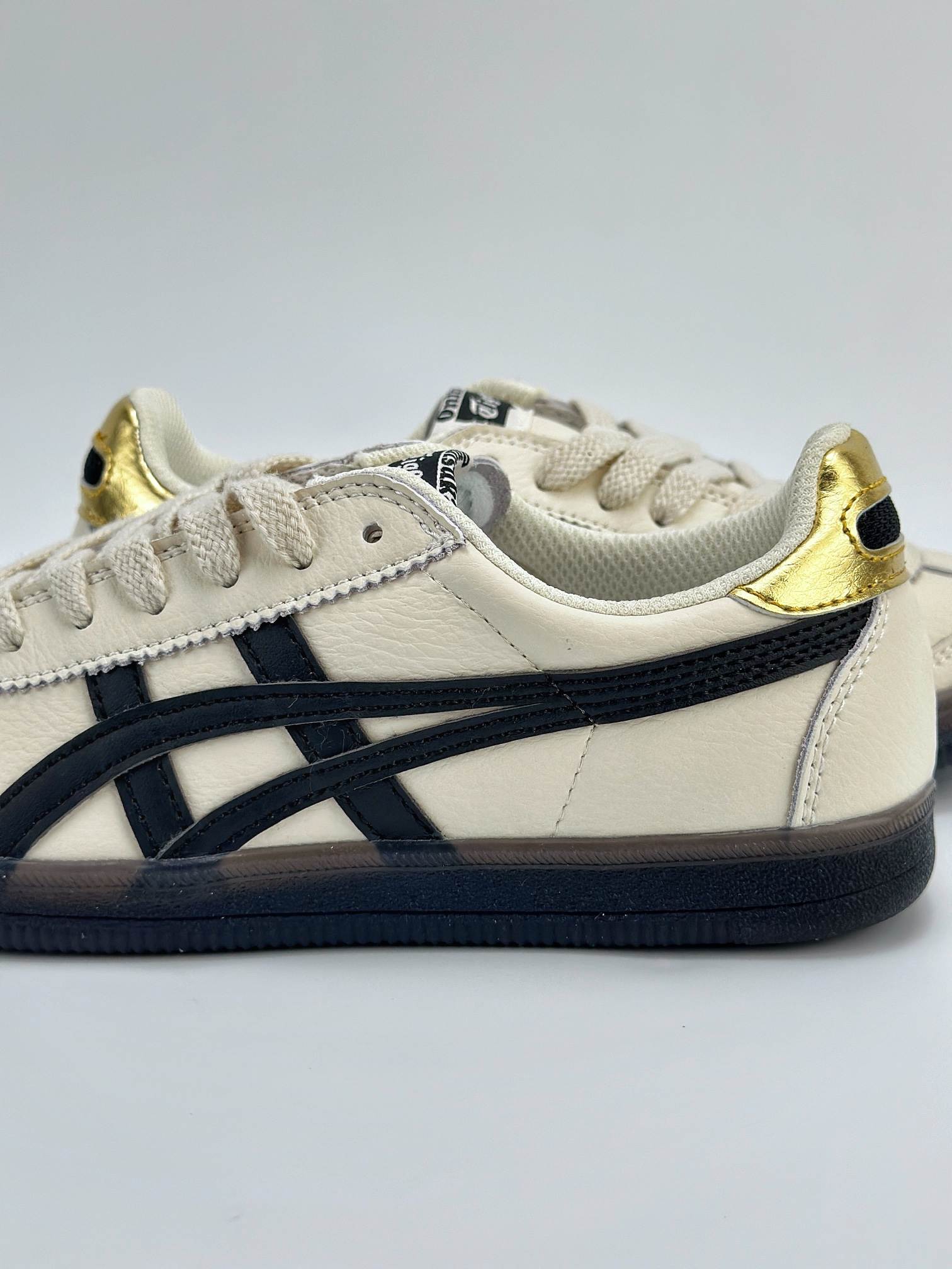 Asics Onitsuka Tiger Tokuten 亚瑟士鬼冢虎男女中性复古运动板鞋 1183B938-100