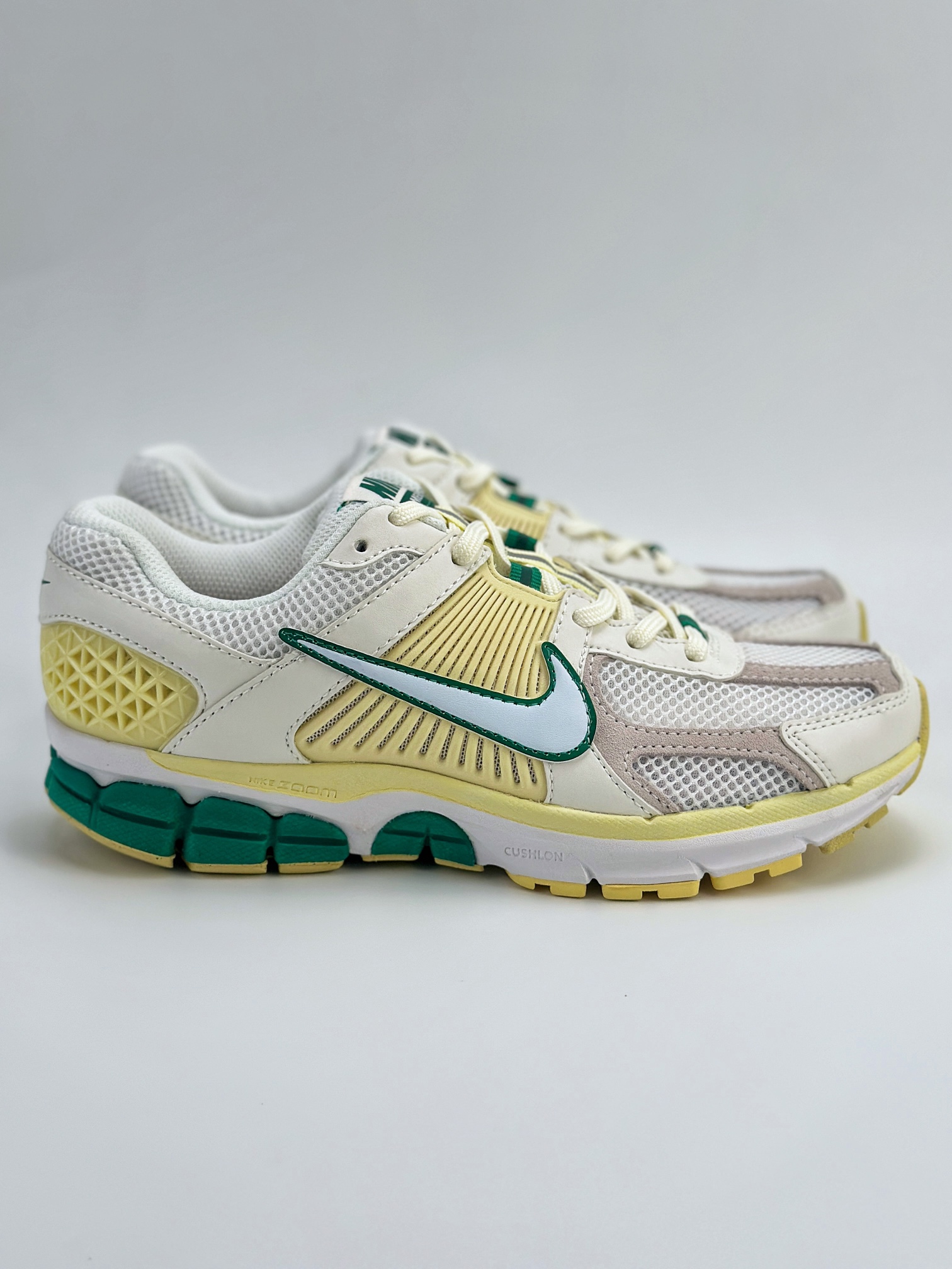 NIKE ZOOM Vomero 5 SP 复古风潮 网面透气运动鞋 FN8361-100