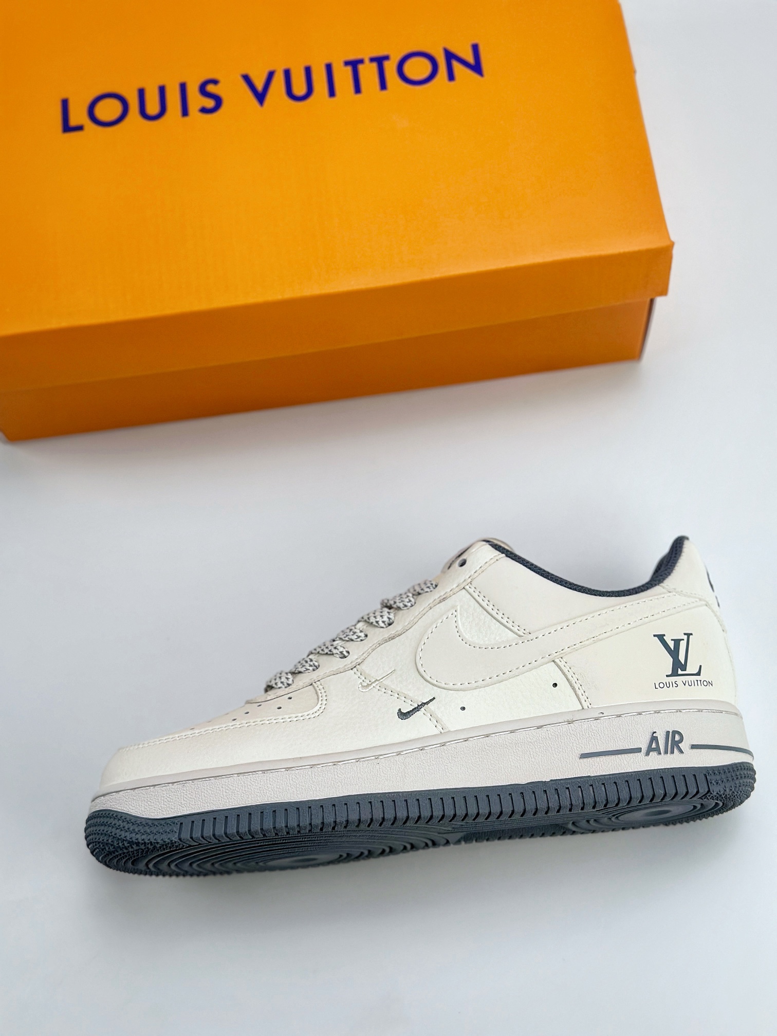 Nike Air Force 1 Low 07 x Louis Vuitton 白灰 XZ6188-006