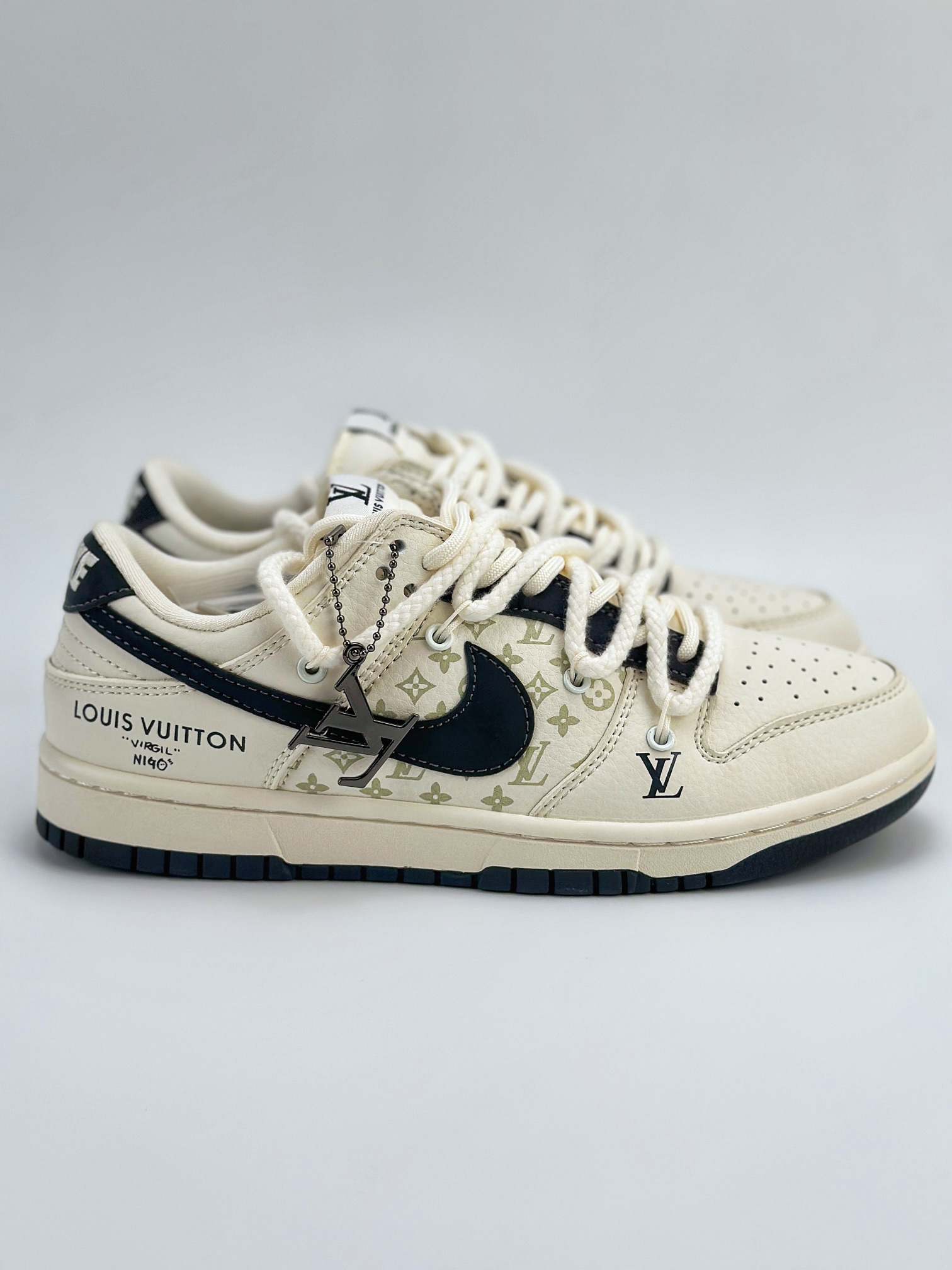 Nike SB Dunk Low x Louis Vuitton 白黑绑带 SJ2068-260