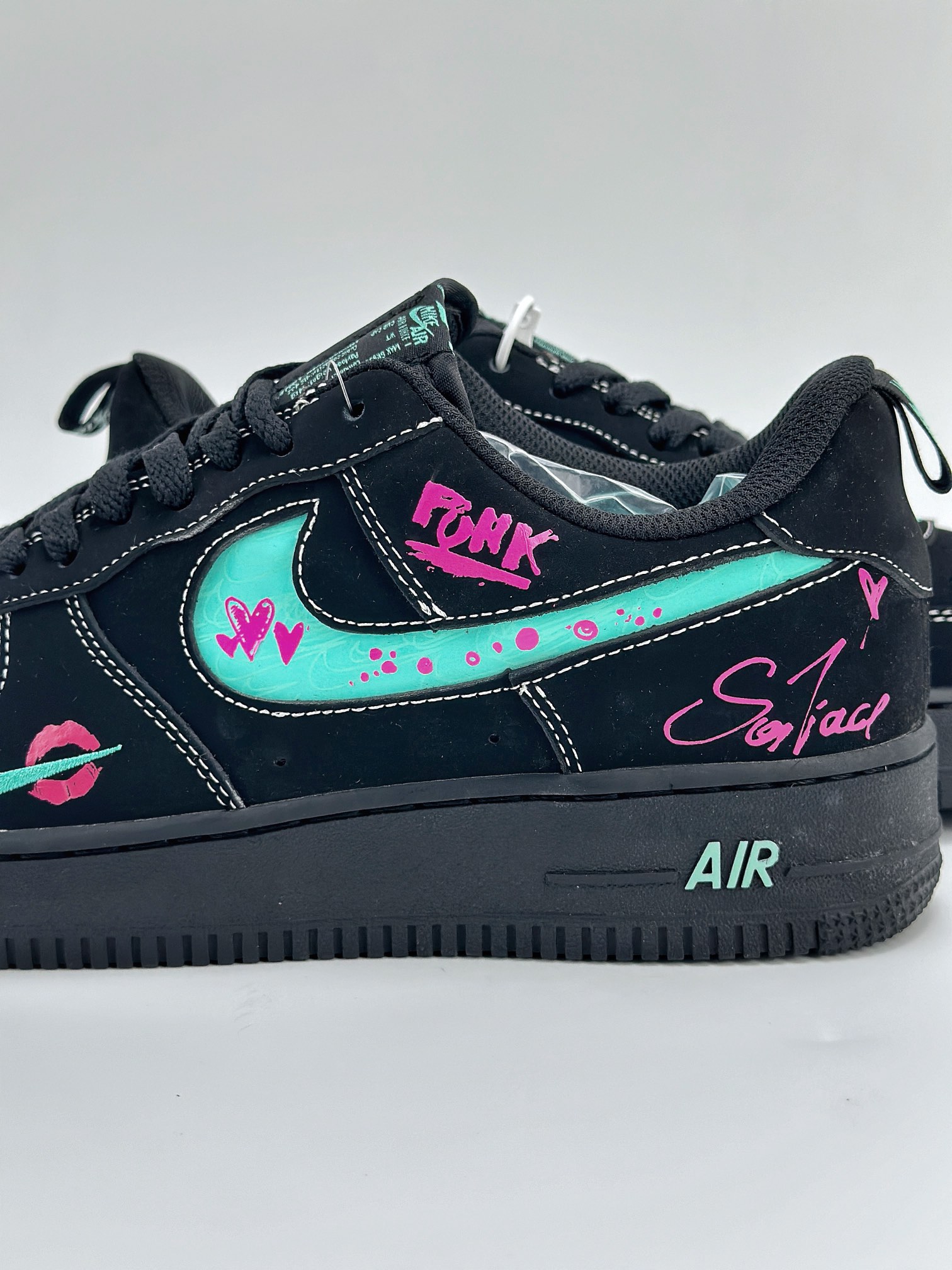 Nike Air Force 1 Low 07 蒂芙尼黑粉涂鸦 FB8971-005